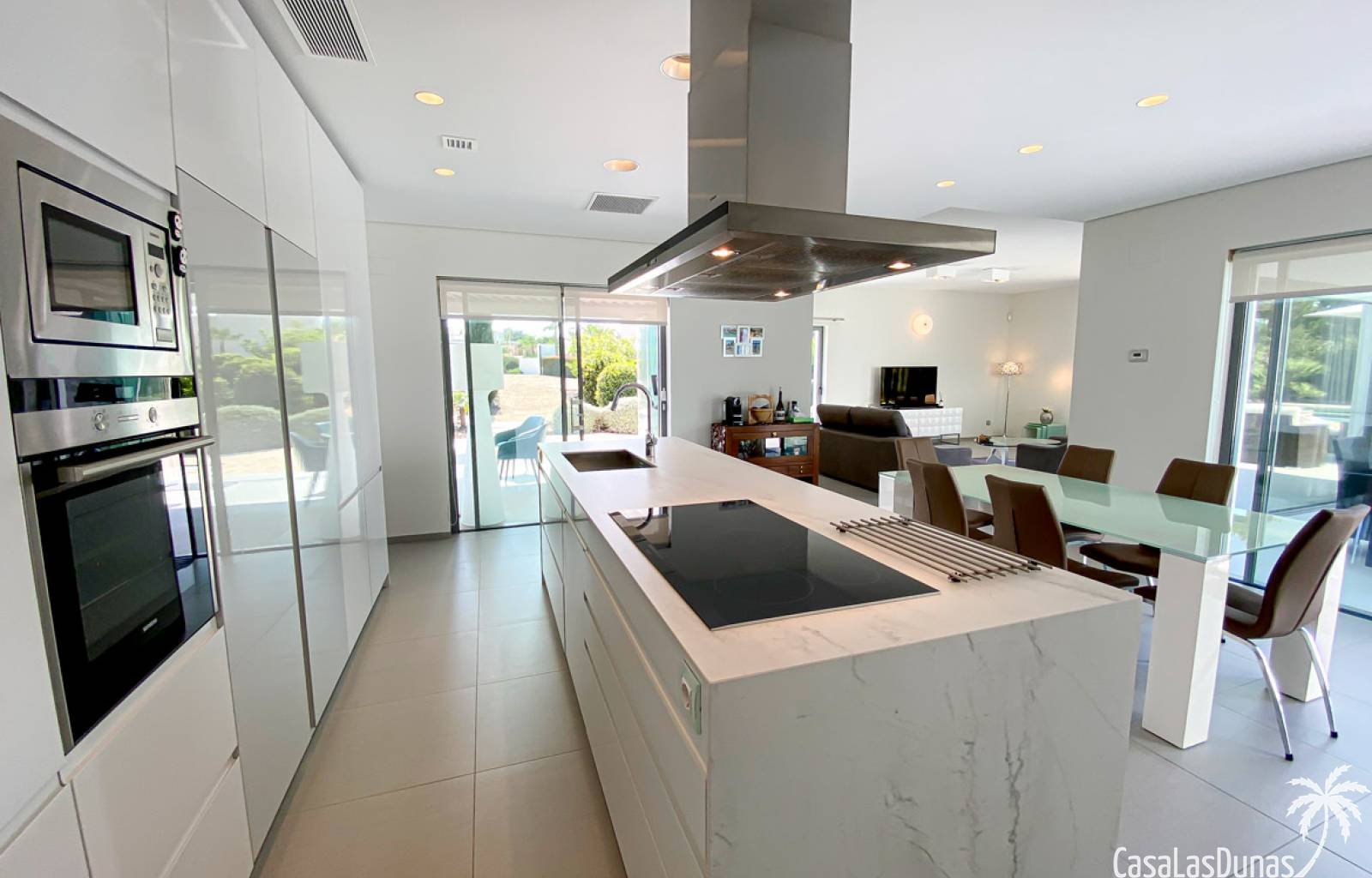  Dieses Projekt besteht aus exklusiven freistehenden Villen mit Blick auf den Golfplatz im Herzen des Golfresorts. Moderne Villen auf einer oder zwei 