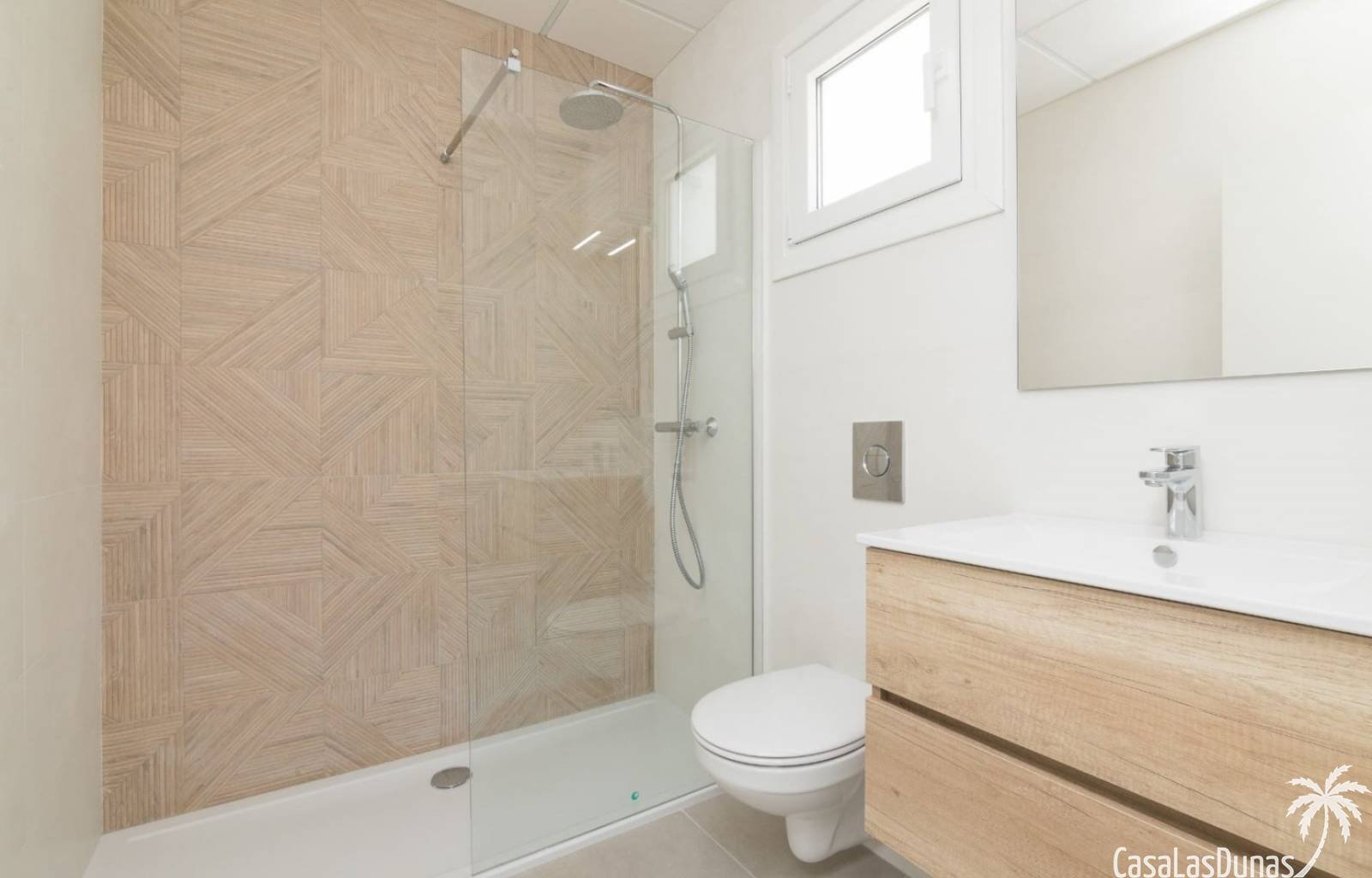  Wunderschöne moderne Villen in Polop an der Costa Blanca Nord. Die Häuser verfügen über 3 Doppelzimmer, zwei davon mit eingebauten Designerschränken,