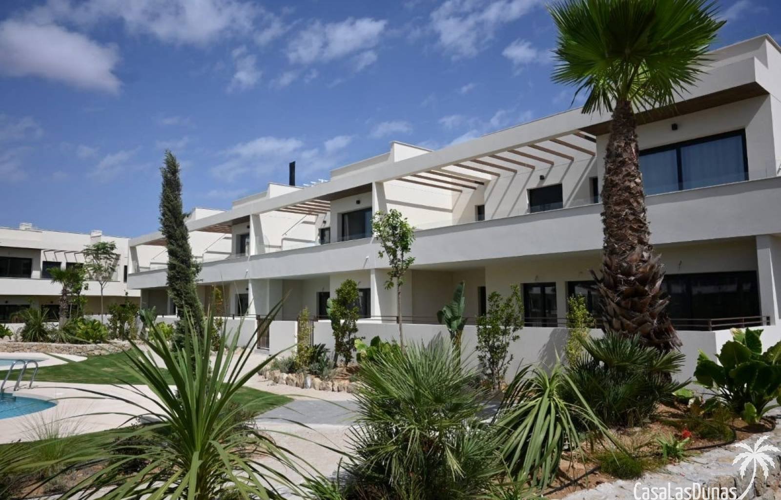  Schöne Apartments mit 2 Schlafzimmern und 2 Bädern in Torrevieja. Im Erdgeschoss und im ersten Stock. Die Häuser befinden sich in bester Lage, nur we