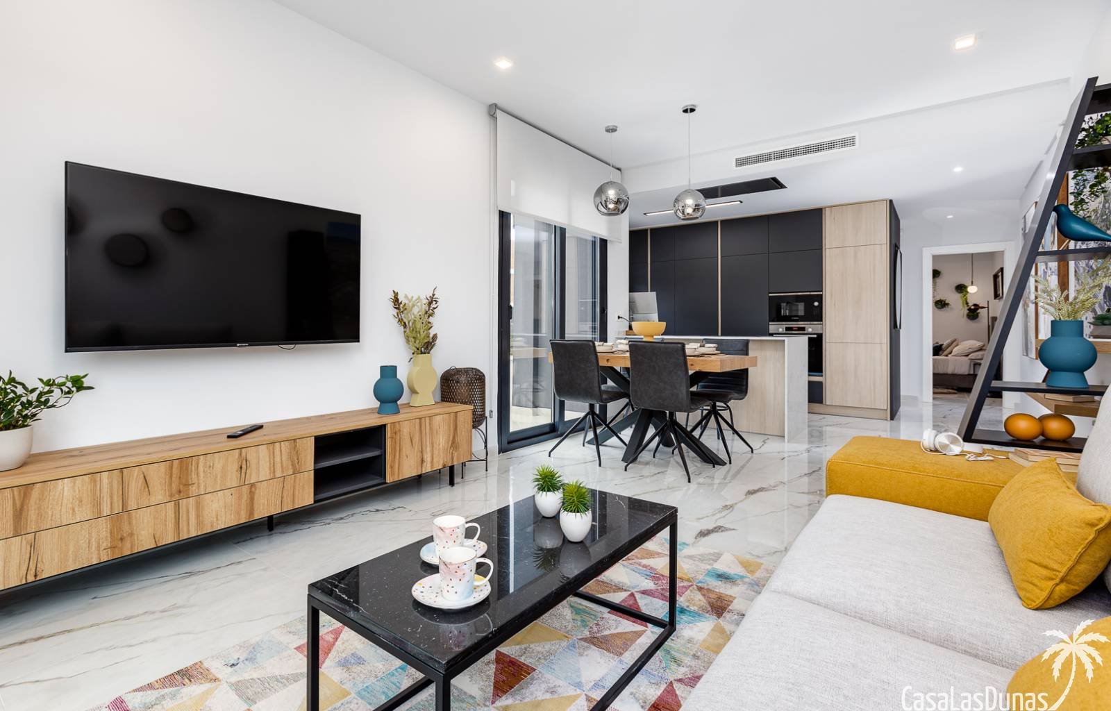 Diese schöne Wohnanlage besteht aus einem modernen Gebäude mit 31 Häusern mit 2 Schlafzimmern, 2 Bädern und großen Terrassen von 20 m², Tiefgarage, w