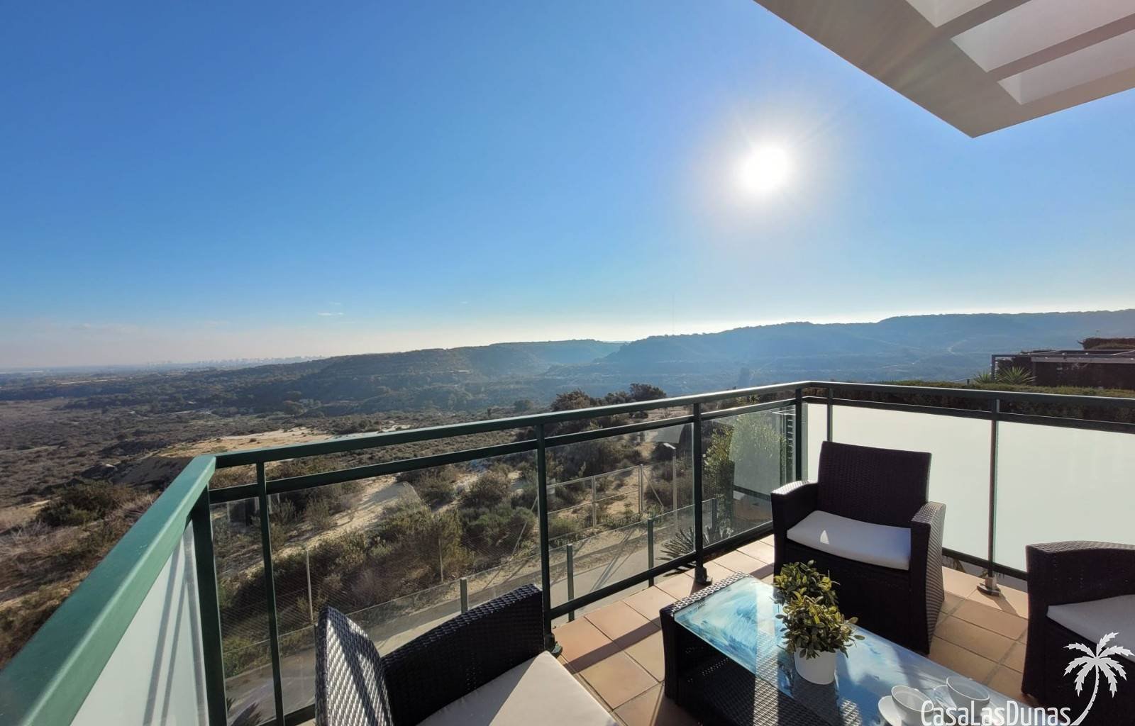  Die Villa Montesol ist ein atemberaubendes Anwesen, ideal für alle, die Komfort und Bequemlichkeit suchen. Diese Villa ist so gestaltet, dass Sie sic