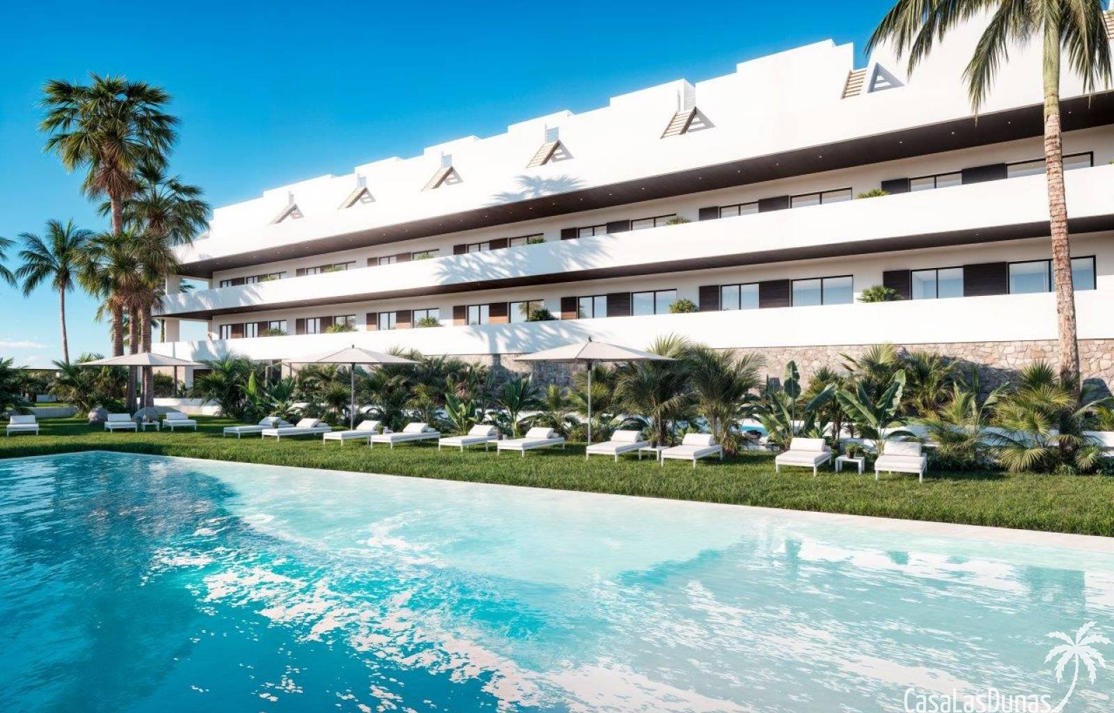  Dieser sichere Wohnkomplex besteht aus 99 modernen Apartments mit 2 Schlafzimmern und 2 Bädern, nur 2,3 km von den Stränden von Benidorm entfernt. Es