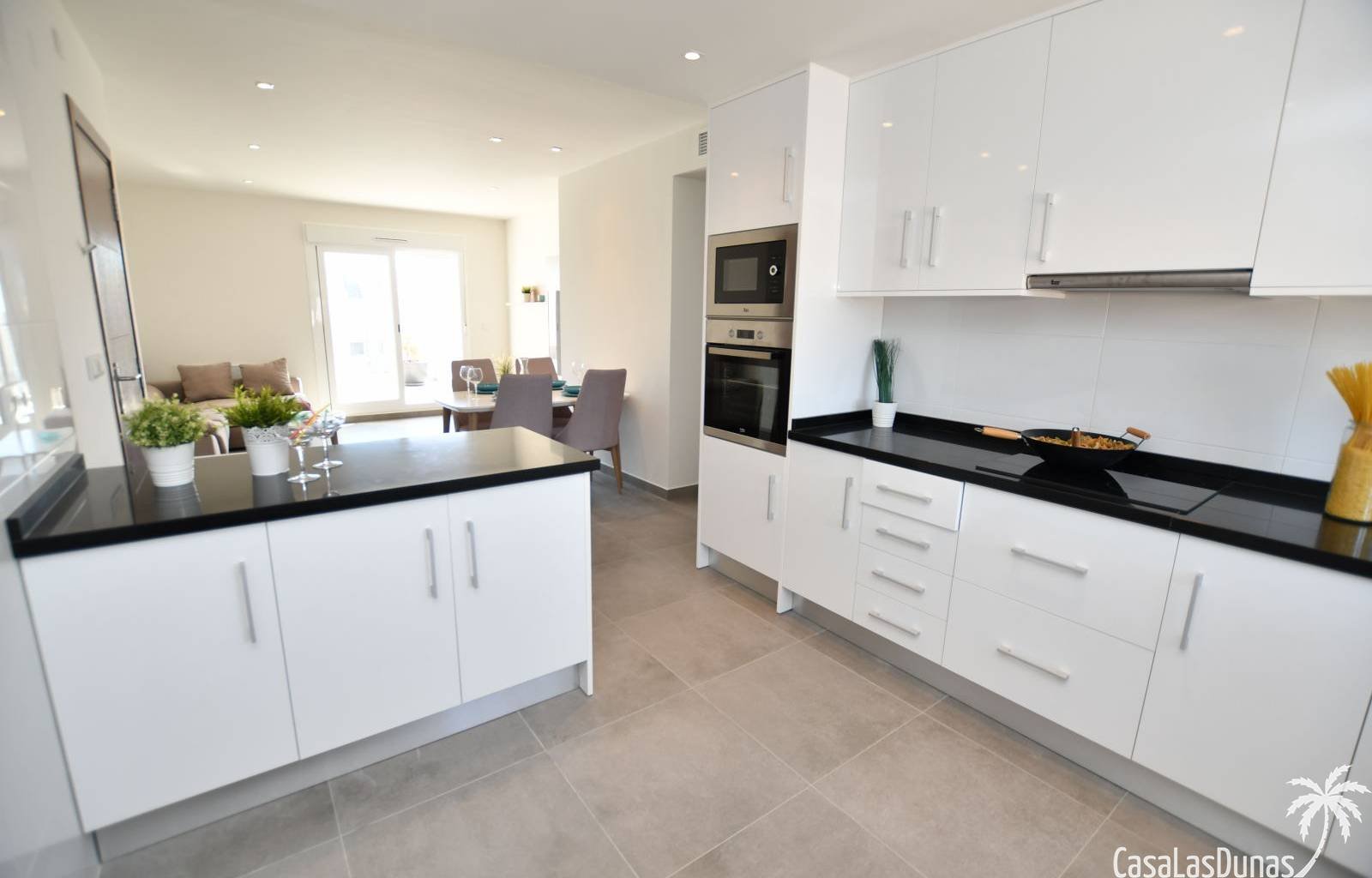  Diese elegante, neu gebaute Dachgeschosswohnung befindet sich im ruhigen und grünen Viertel La Cañada, etwas außerhalb des geschäftigen Dorfzentrums 