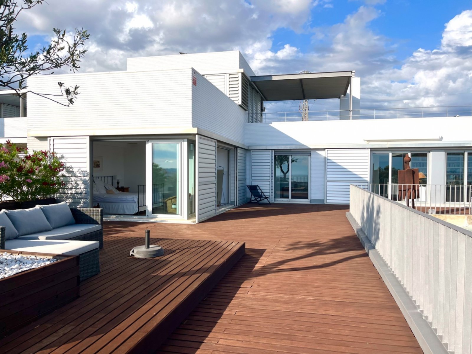 Modernes Duplex mit fantastischem Meerblick und großzügigem Außenbereich – Casas del Mar
Dieses fantastisches und einmaliges 230 m² (gebaut) große Dup