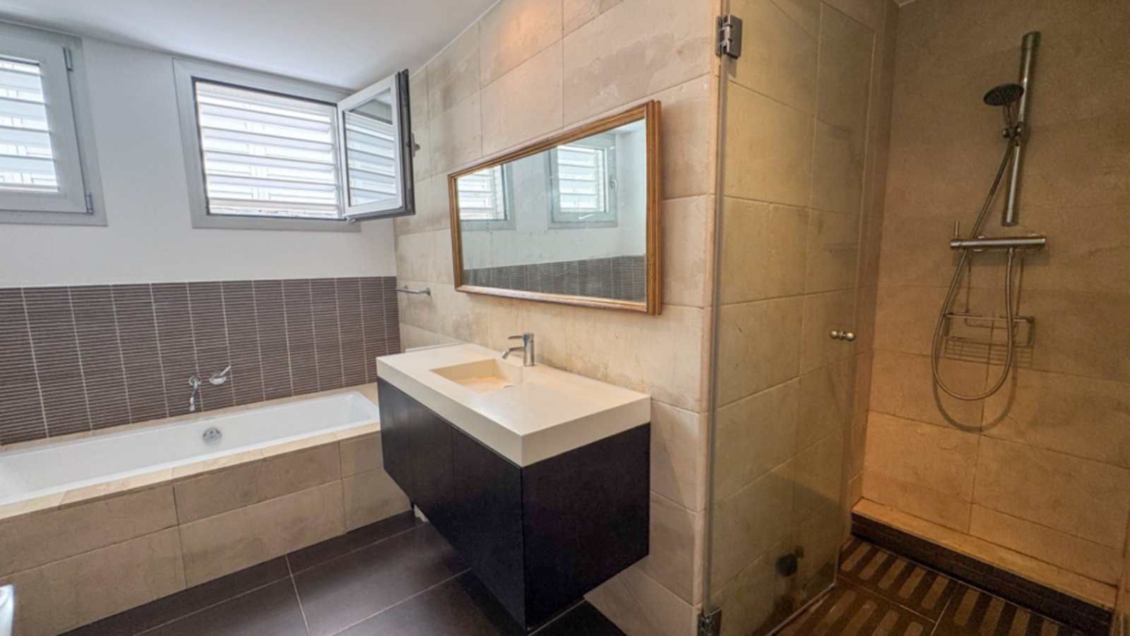 Modernes Duplex mit fantastischem Meerblick und großzügigem Außenbereich – Casas del Mar
Dieses fantastisches und einmaliges 230 m² (gebaut) große Dup