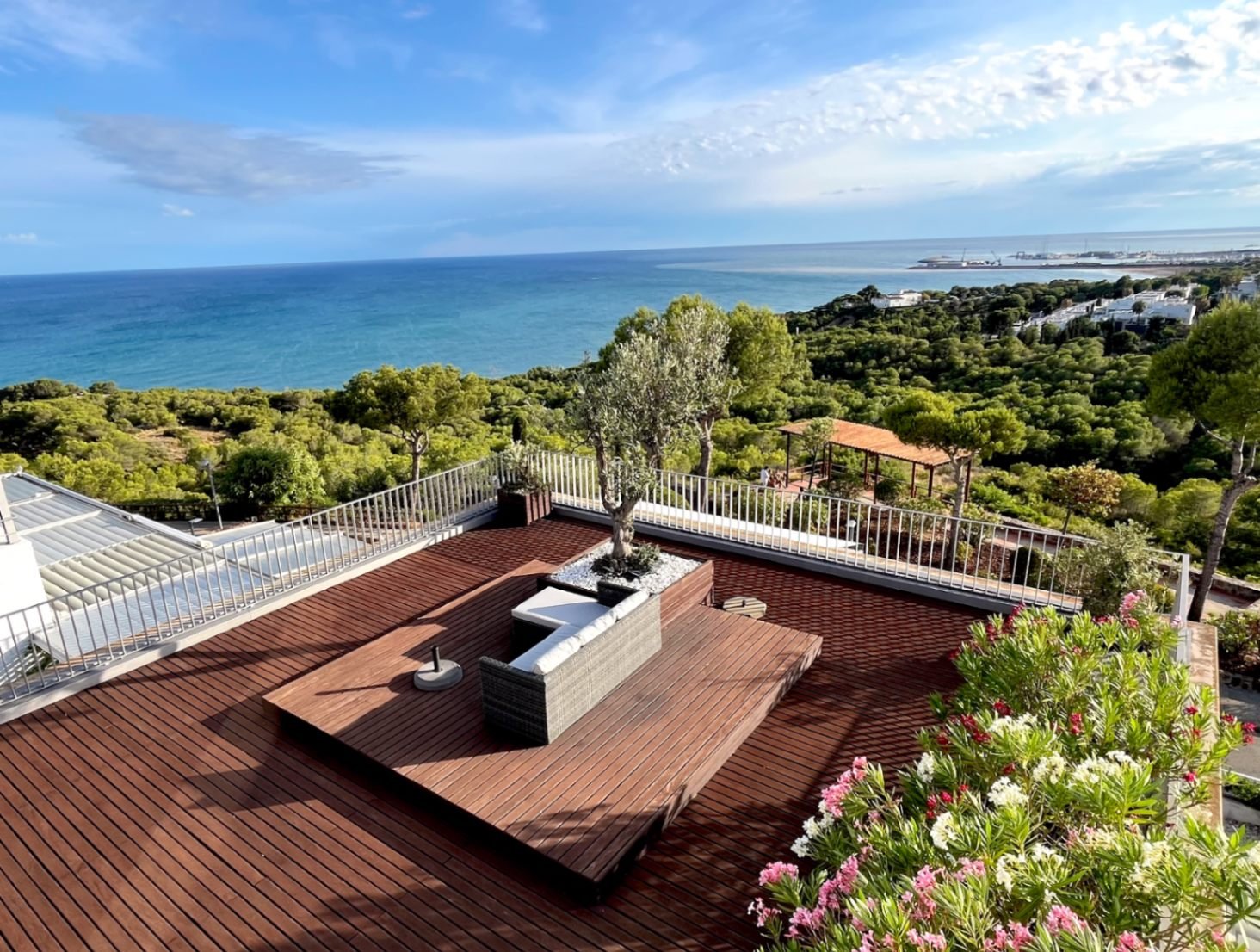 Modernes Duplex mit fantastischem Meerblick und großzügigem Außenbereich – Casas del Mar
Dieses fantastisches und einmaliges 230 m² (gebaut) große Dup