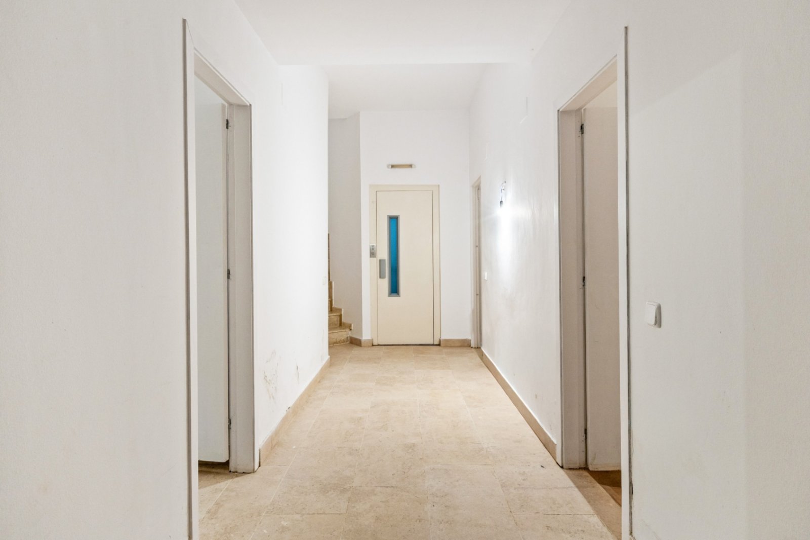 Villa Heidi ist eine charmante und moderne Residenz, die sich in Vallvidrera, einem der grünsten und ruhigsten Viertel Barcelonas, befindet. Vallvidre