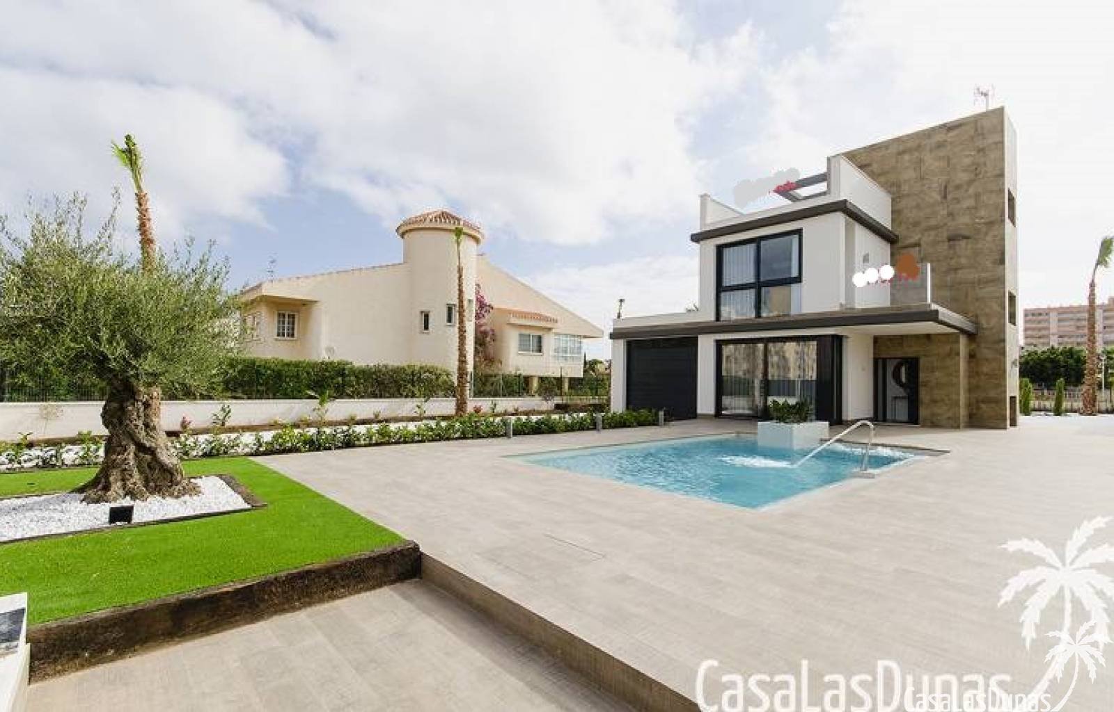  Eine Traumvilla in Traumlage! So viel Platz drinnen und draußen wird Sie überraschen. In diesem exklusiven Wohnprojekt mit großen, strandnahen Grunds