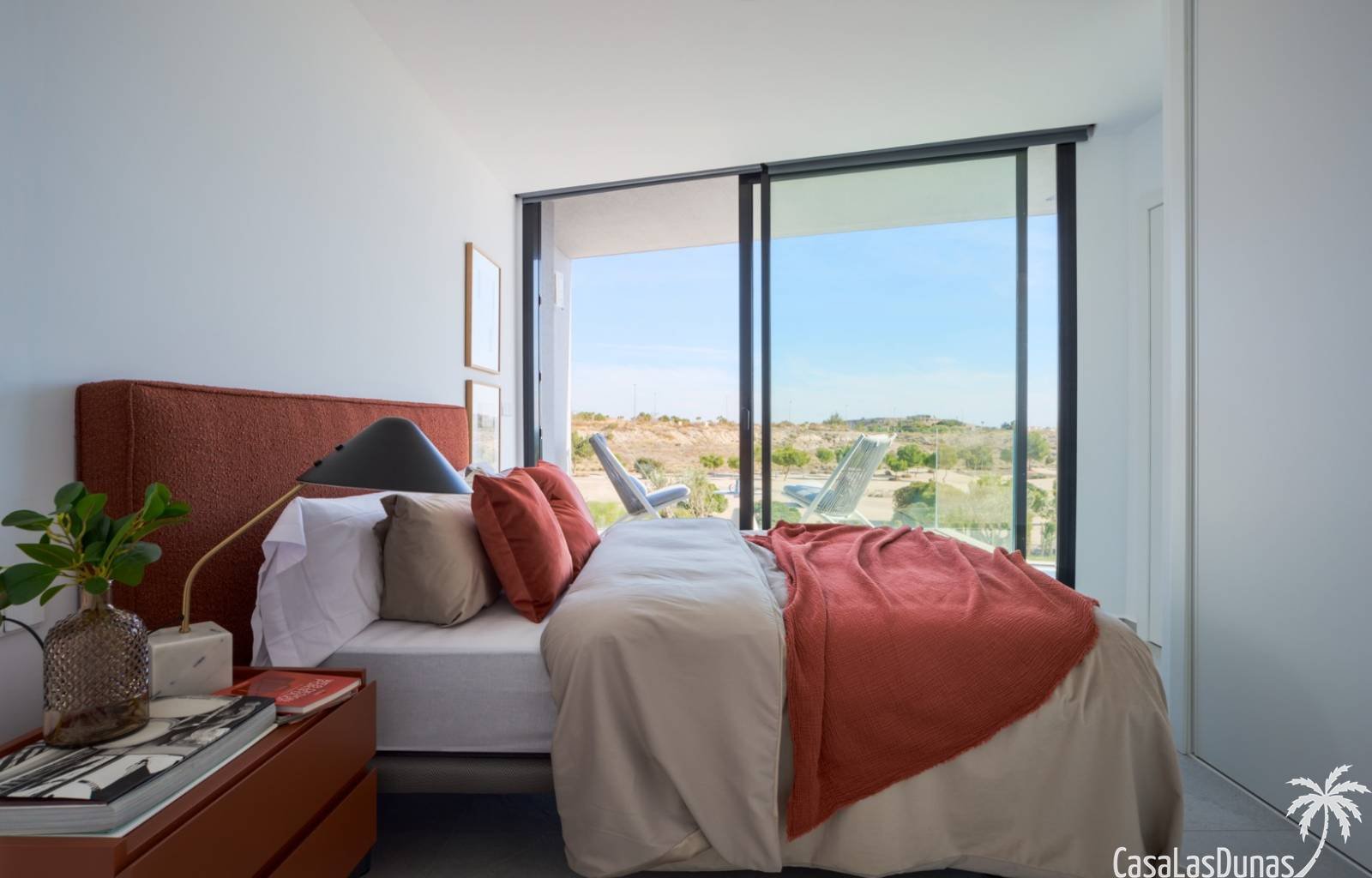  Dieses besondere Modell zeichnet sich durch die einzigartige Lage des Swimmingpools und das enorme Platzangebot, das diese Villa bietet, aus. Das rep