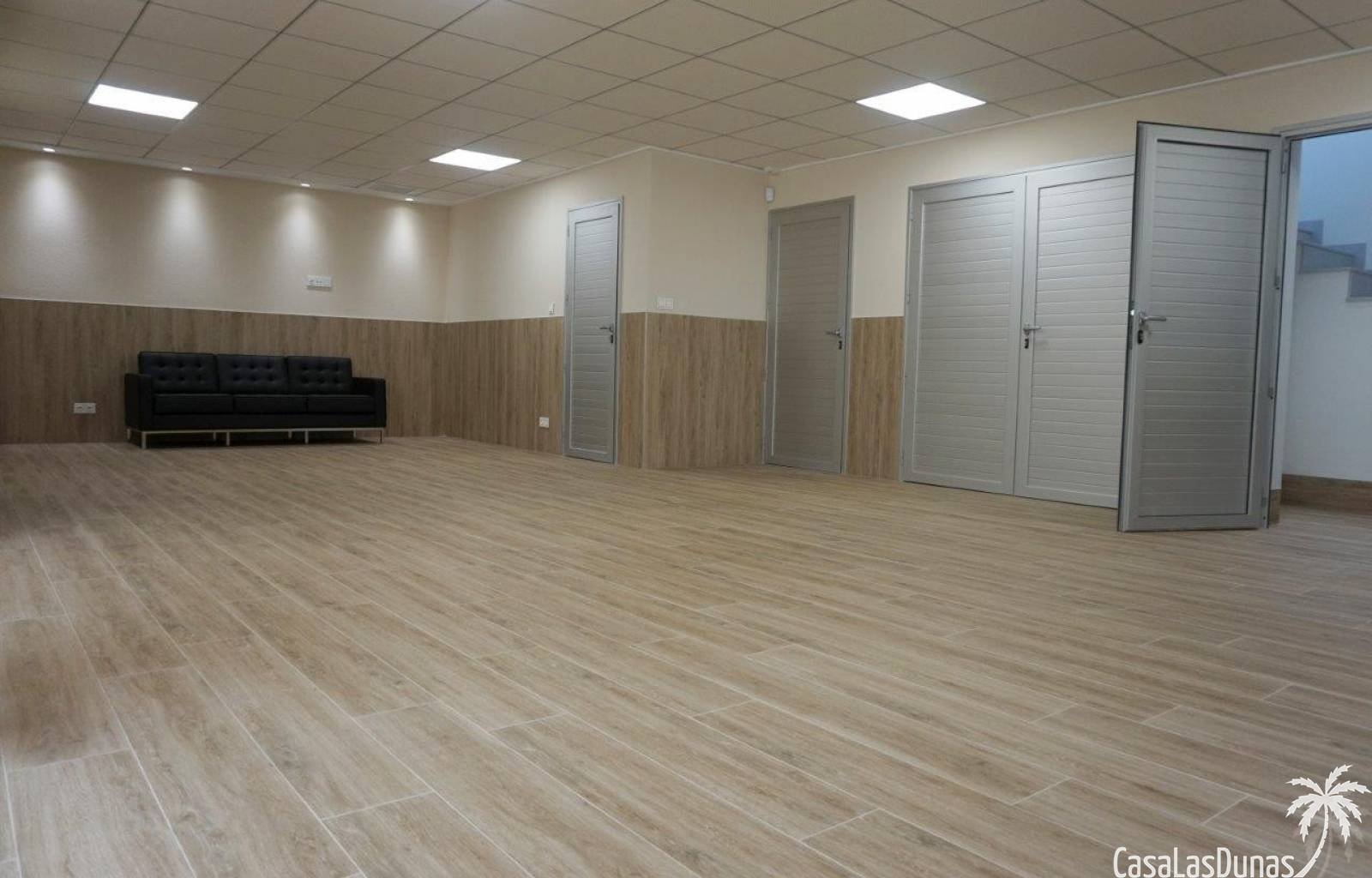 Wunderschöne neue Villen in Campoamor, am Rande des Golfresorts gelegen. Diese Villen beginnen auf einem Grundstück von 500 m² und verteilen sich auf