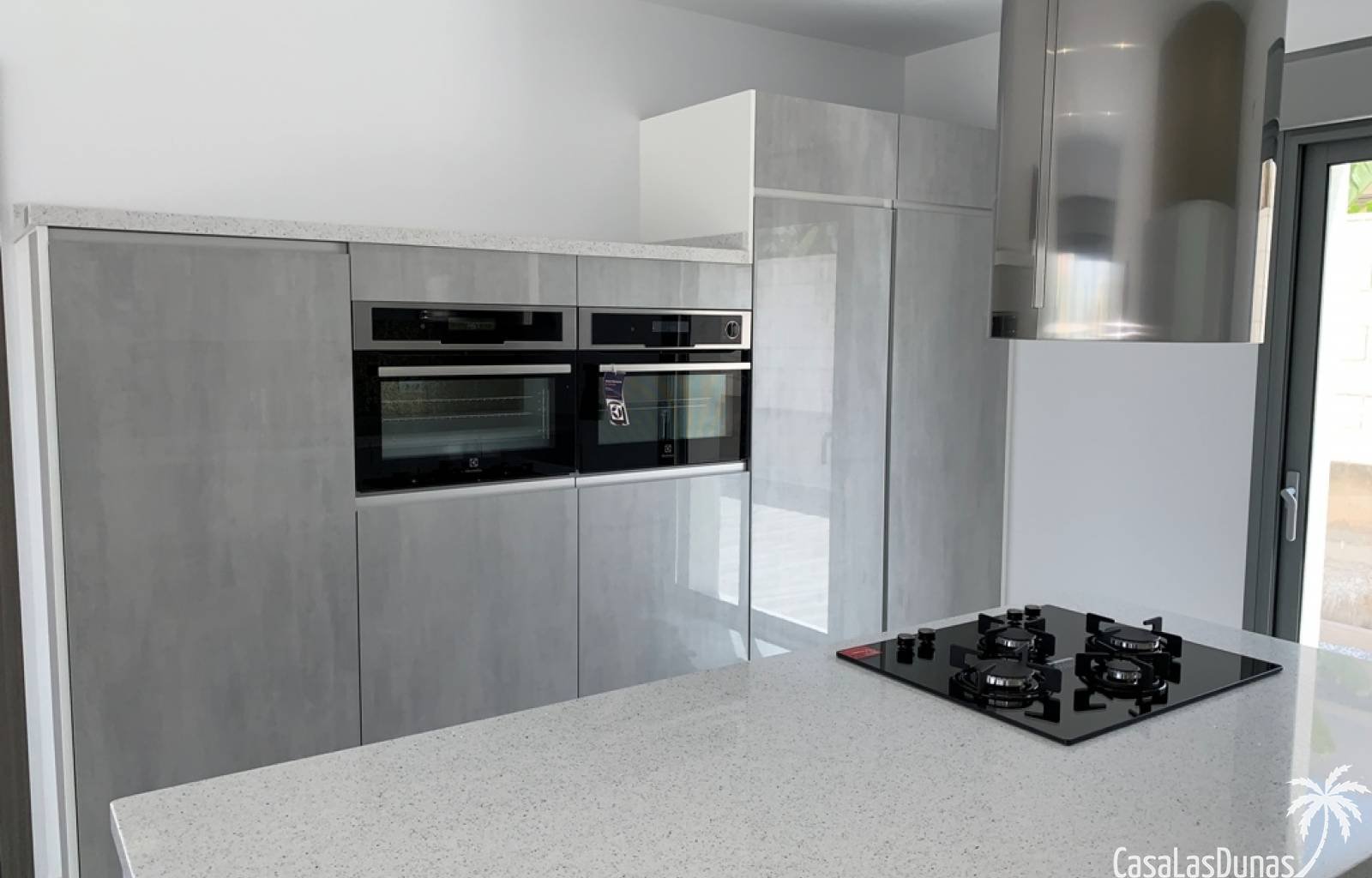  Bauen Sie Ihre eigene Traumvilla in Pinoso ! Es besteht die Möglichkeit, zwischen einem traditionellen Baustil und einem modernen Stil zu wählen. Das