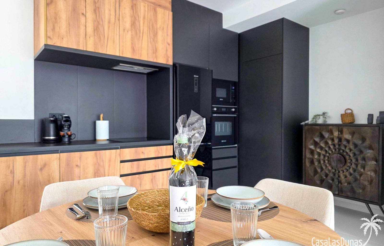 Wir sind stolz, Ihnen dieses prächtige und elegante Anwesen im malerischen Dorf San Miguel de Salinas im Süden der Provinz Alicante anbieten zu könne