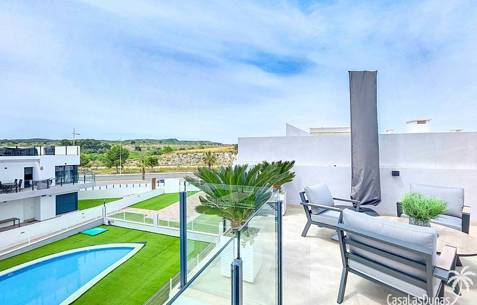 Wir sind stolz, Ihnen dieses prächtige und elegante Anwesen im malerischen Dorf San Miguel de Salinas im Süden der Provinz Alicante anbieten zu könne