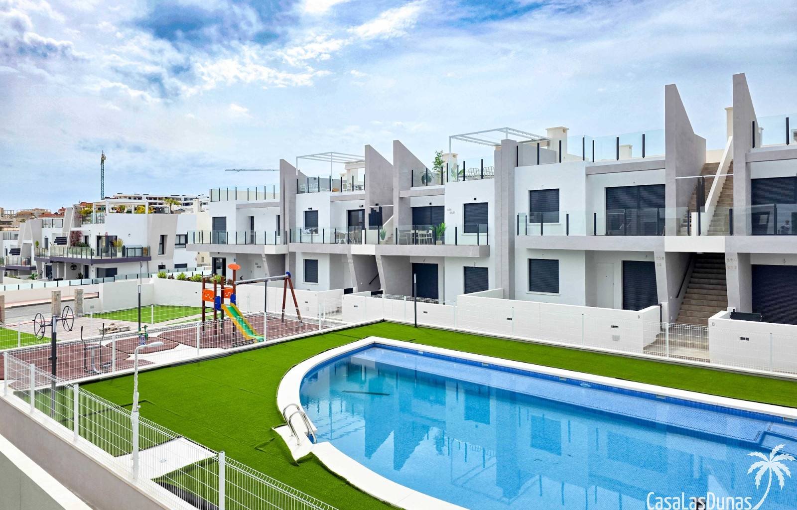 Wir sind stolz, Ihnen dieses prächtige und elegante Anwesen im malerischen Dorf San Miguel de Salinas im Süden der Provinz Alicante anbieten zu könne