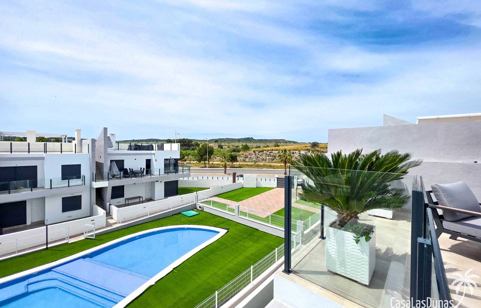 Wir sind stolz, Ihnen dieses prächtige und elegante Anwesen im malerischen Dorf San Miguel de Salinas im Süden der Provinz Alicante anbieten zu könne