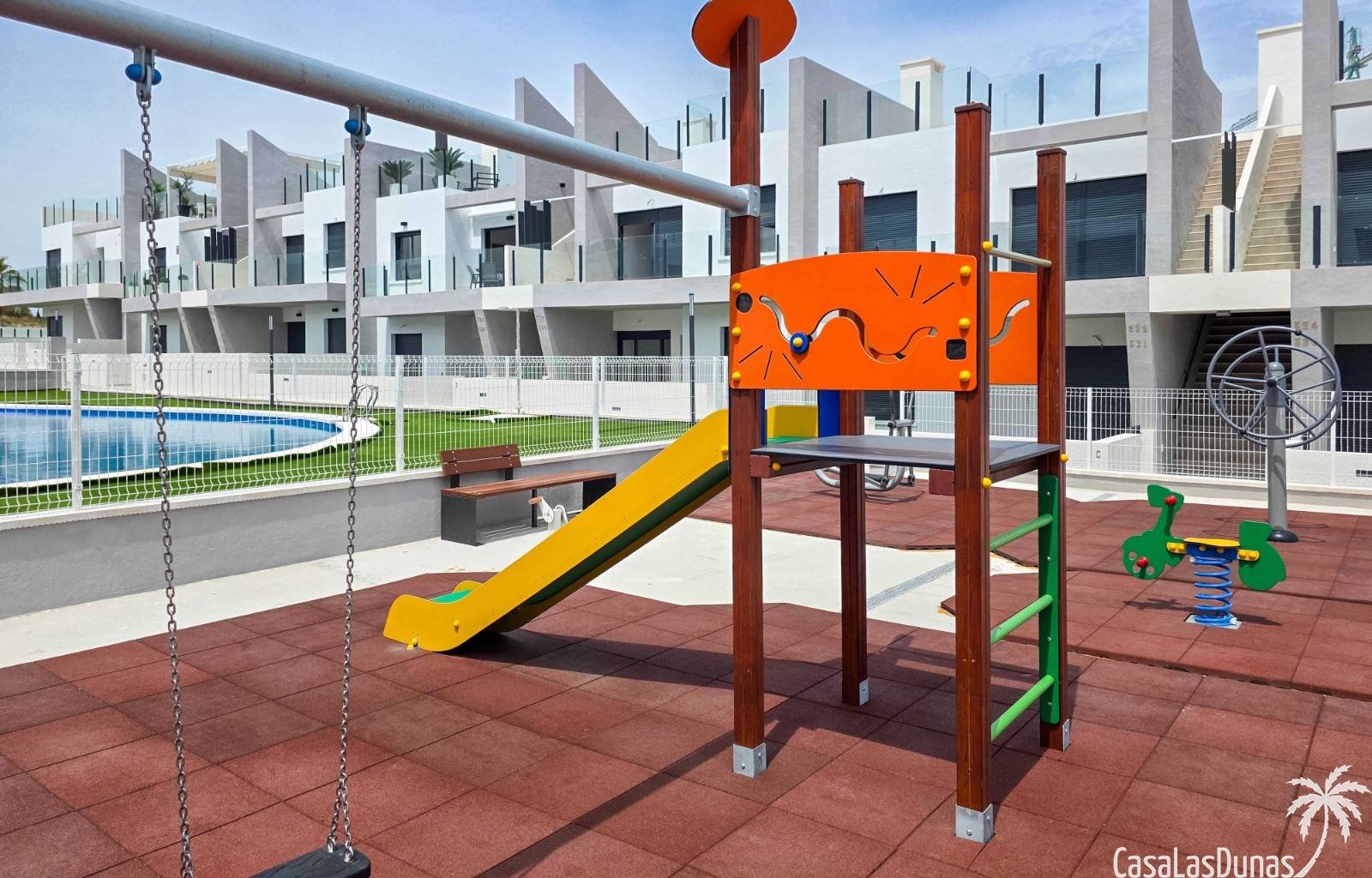 Wir sind stolz, Ihnen dieses prächtige und elegante Anwesen im malerischen Dorf San Miguel de Salinas im Süden der Provinz Alicante anbieten zu könne