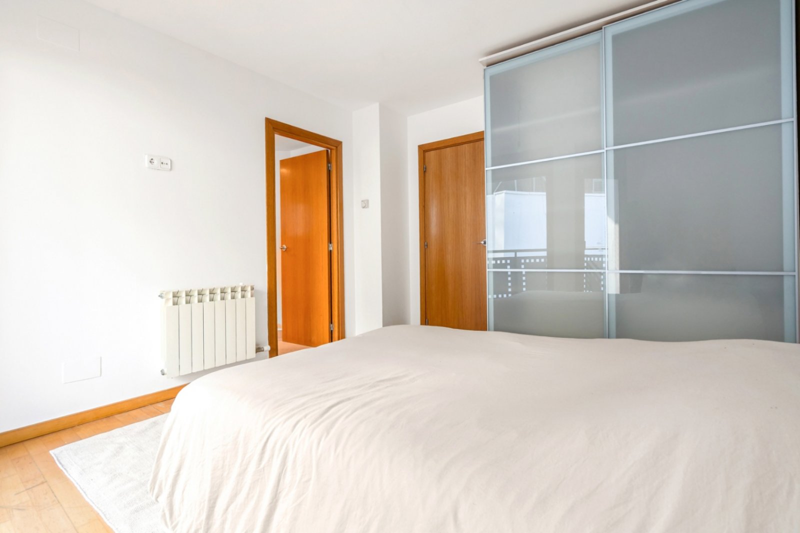 Villa Heidi ist eine charmante und moderne Residenz, die sich in Vallvidrera, einem der grünsten und ruhigsten Viertel Barcelonas, befindet. Vallvidre