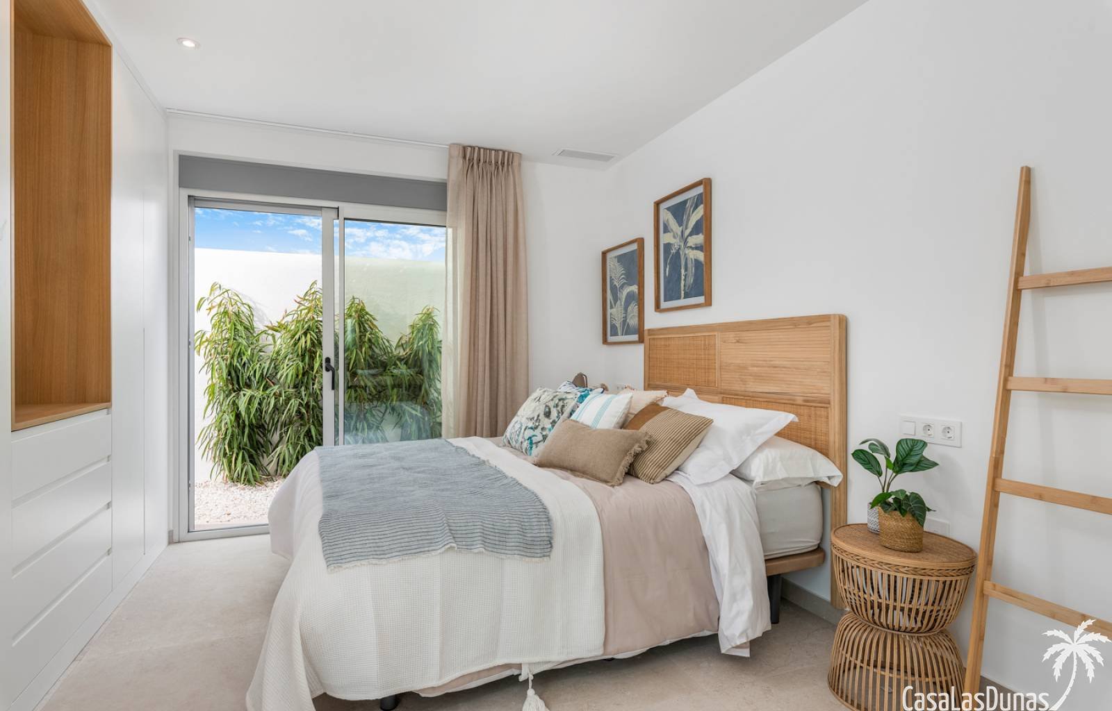 Verwirklichen Sie Ihren Traum und genießen Sie diesen wunderschönen Bungalow mit eigenem Swimmingpool, Hauptschlafzimmer mit eigener begehbarer Dusch