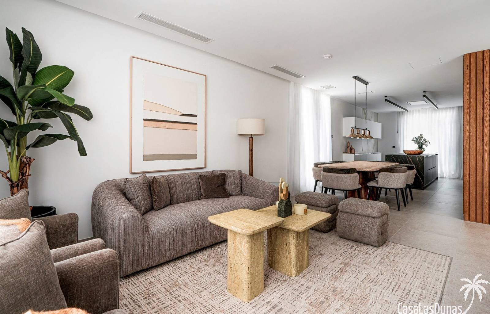 Diese Residenz liegt in der Nähe der Wohnanlage Coblanca in Benidorm und besteht aus 9 einzelnen Villen, jede mit einem privaten Garten mit einheimis