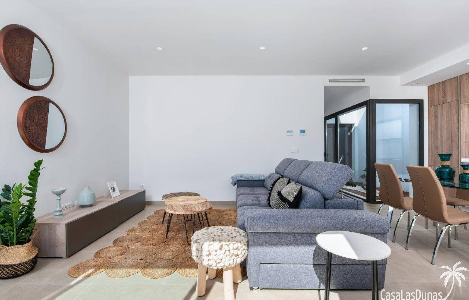 Dieses moderne und erfolgreiche Projekt wird bereits phasenweise auf verschiedenen Grundstücken in der Stadt Pilar de la Horadada, sechs Kilometer vo