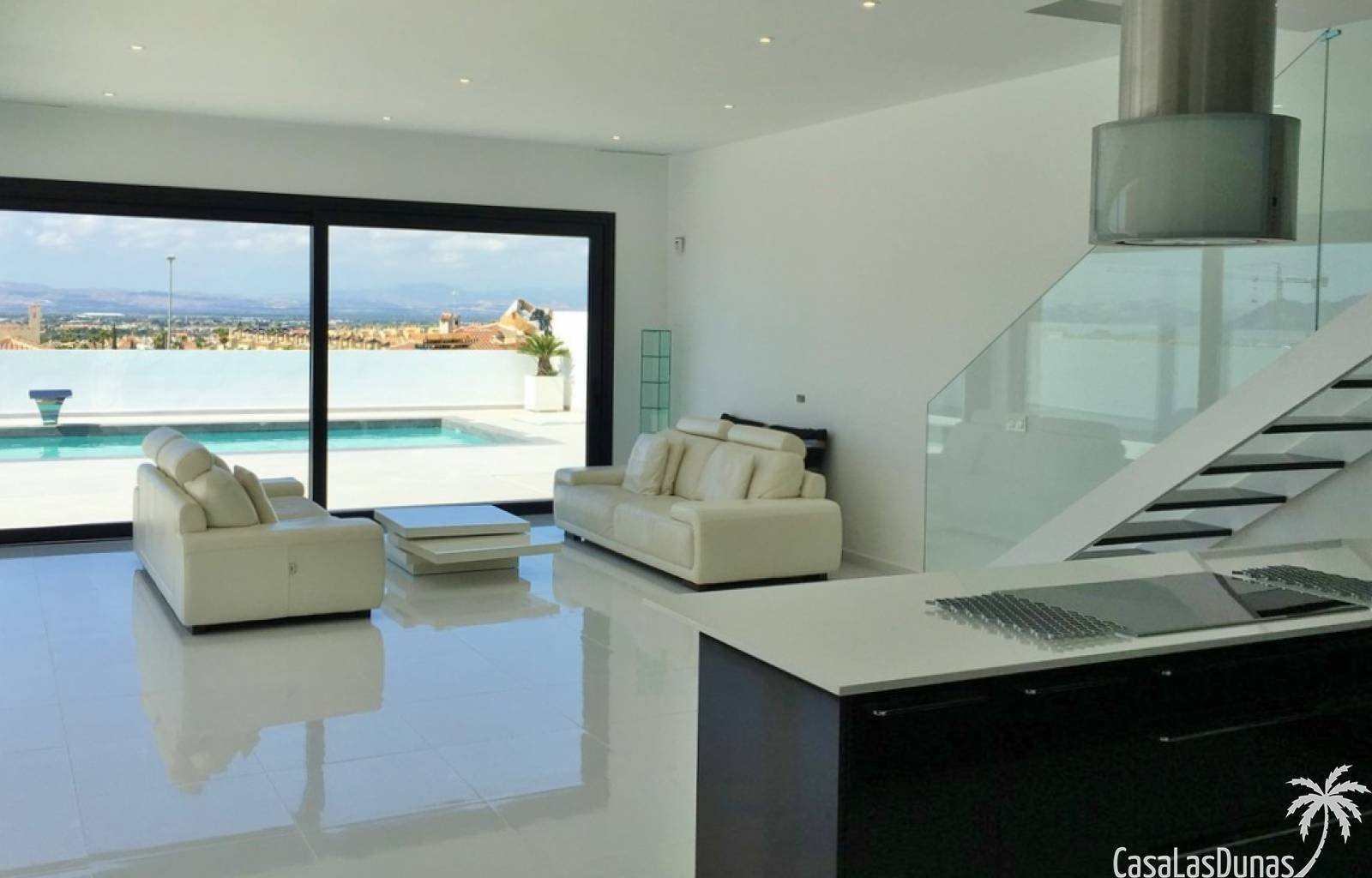 Diese Luxusvillen werden in Benijofar gebaut. Die Fotos zeigen eine Reihe von Optionen, daher kann Ihre Wahl leicht abweichen.
Die Häuser verfügen ü