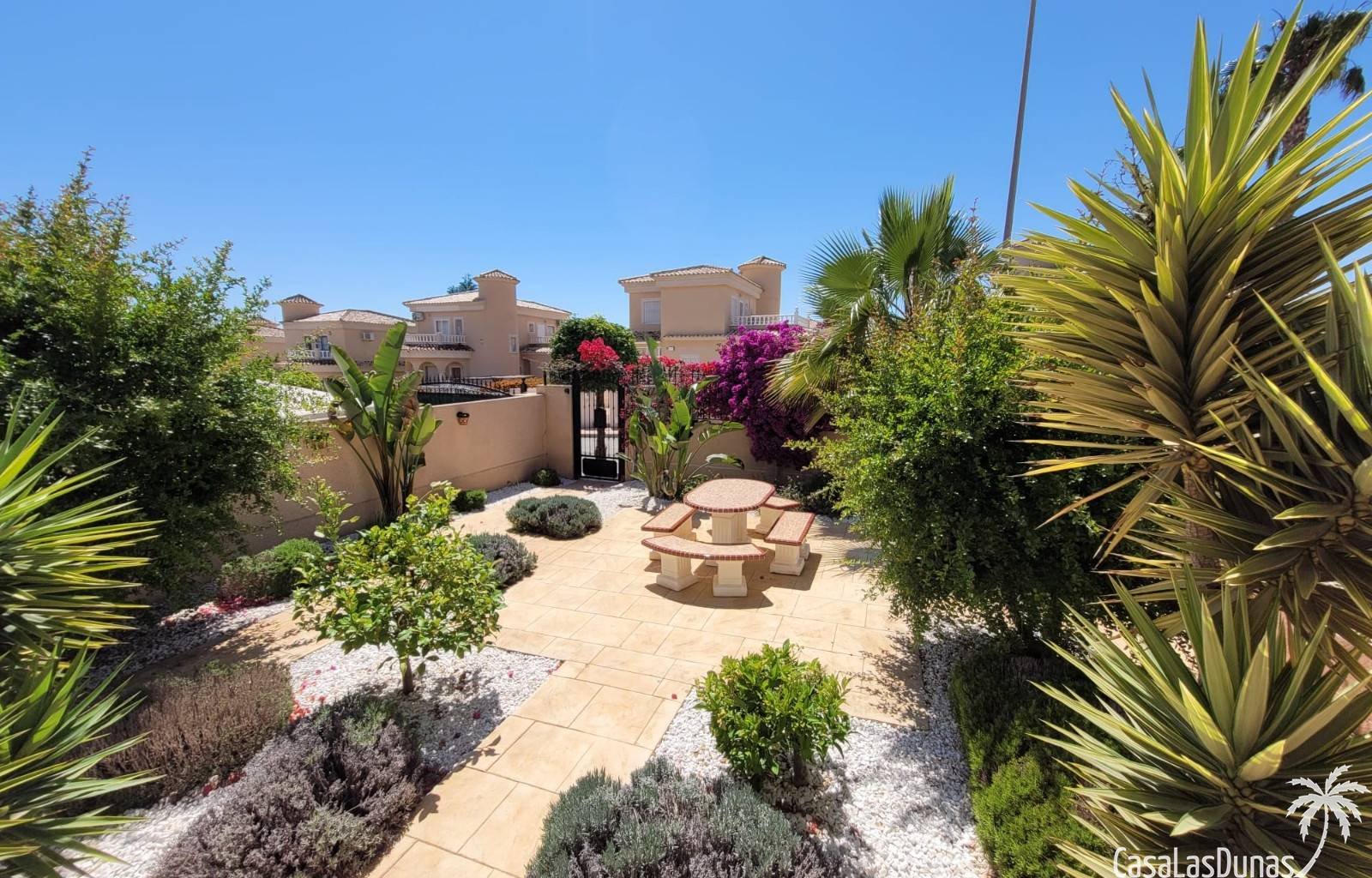 Casa Montenas ist das ideale Urlaubsziel für alle, die sowohl Komfort als auch Privatsphäre im Herzen der wunderschönen spanischen Landschaft suchen.