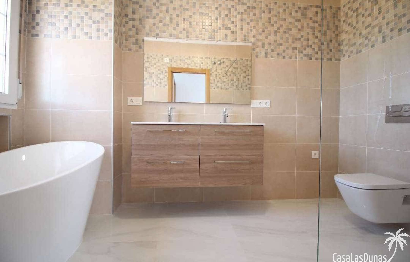 Bauen Sie Ihre eigene Traumvilla in Pinoso ! Es besteht die Möglichkeit, zwischen einem traditionellen Baustil und einem modernen Stil zu wählen. Das