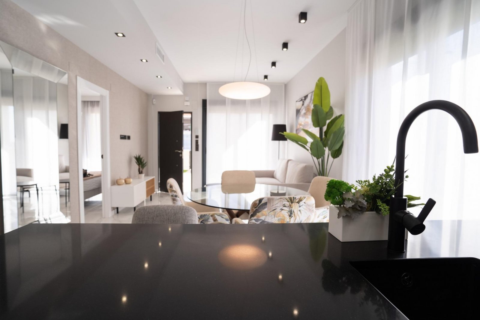  Bungalows aus neuer Konstruktion in Pilar de la Horadada&#13;&#13;
Moderne Häuser in Strandnähe&#13;&#13;
Entdecken Sie diese exklusive Neubausiedlun