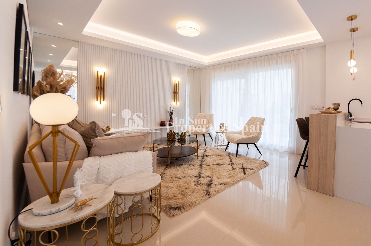  HERRLICHES APARTMENT in DOÑA PEPA, CIUDAD QUESADA - mit privatem Garten und Gemeinschaftspool.&#13;&#13;
Dieses 84m2 große Apartment im Erdgeschoss v