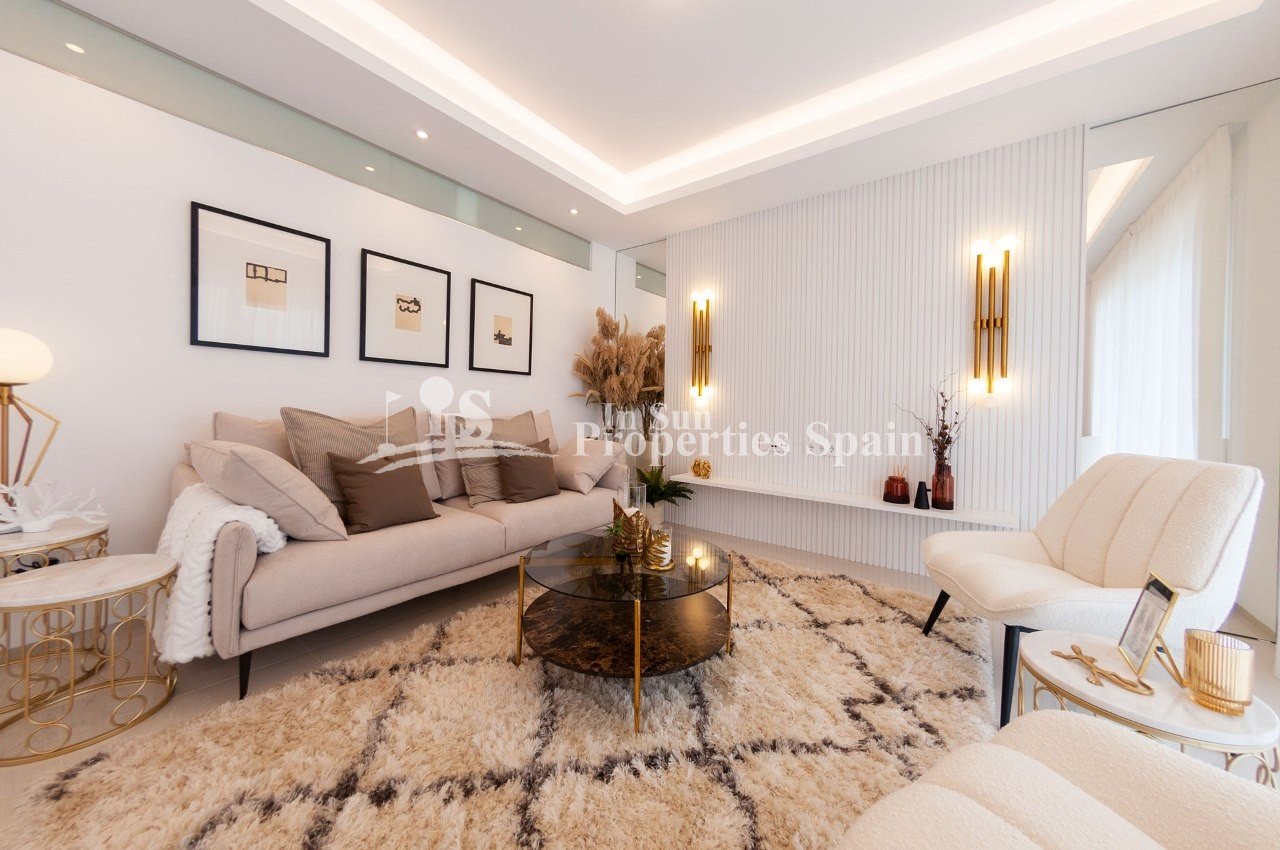  HERRLICHES APARTMENT in DOÑA PEPA, CIUDAD QUESADA - mit privatem Garten und Gemeinschaftspool.&#13;&#13;
Dieses 84m2 große Apartment im Erdgeschoss v