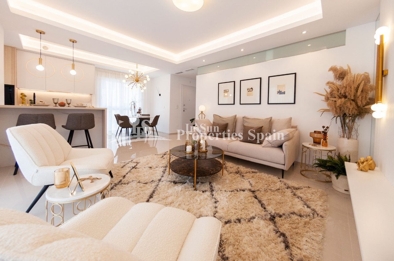  HERRLICHES APARTMENT in DOÑA PEPA, CIUDAD QUESADA - mit privatem Garten und Gemeinschaftspool.&#13;&#13;
Dieses 84m2 große Apartment im Erdgeschoss v