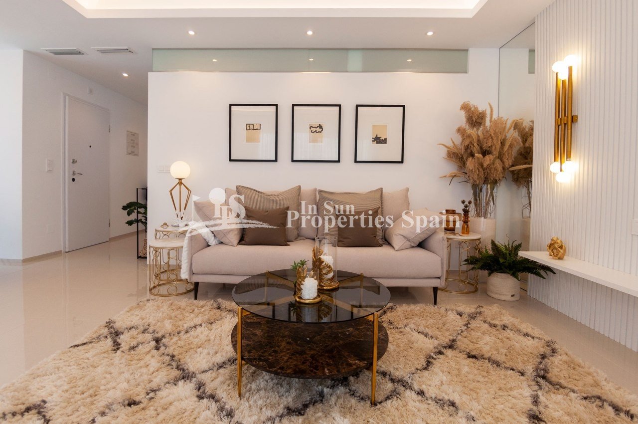  HERRLICHES APARTMENT in DOÑA PEPA, CIUDAD QUESADA - mit privatem Garten und Gemeinschaftspool.&#13;&#13;
Dieses 84m2 große Apartment im Erdgeschoss v