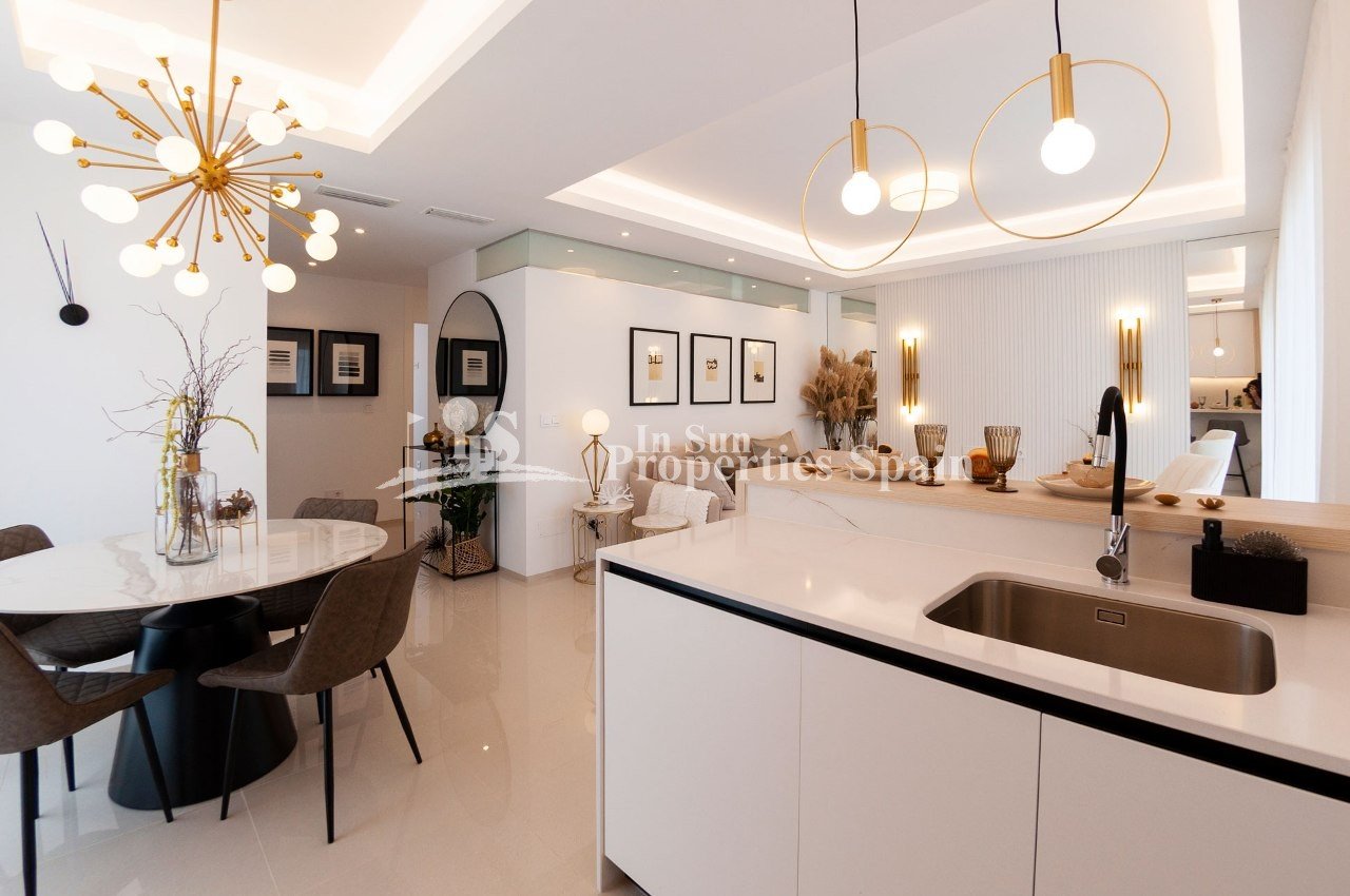  HERRLICHES APARTMENT in DOÑA PEPA, CIUDAD QUESADA - mit privatem Garten und Gemeinschaftspool.&#13;&#13;
Dieses 84m2 große Apartment im Erdgeschoss v