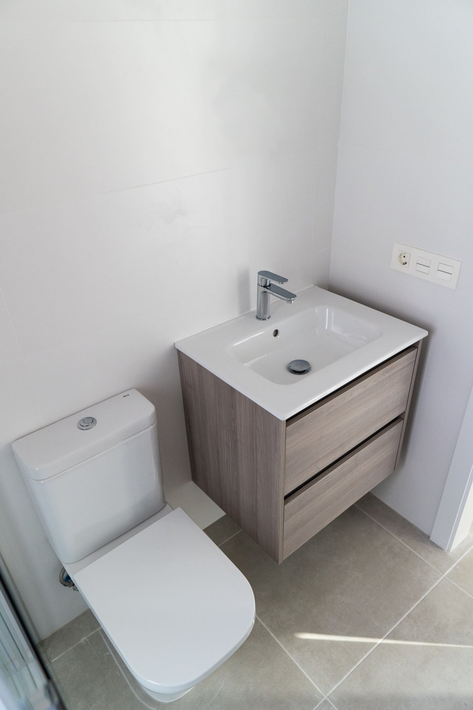  In der charmanten Stadt Polop gelegen, bietet dieses freistehende Chalet eine ideale Umgebung für diejenigen, die Ruhe und Komfort suchen. Mit einer 