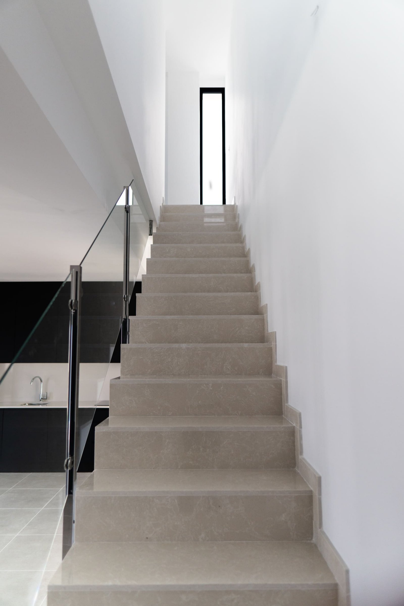  In der charmanten Stadt Polop gelegen, bietet dieses freistehende Chalet eine ideale Umgebung für diejenigen, die Ruhe und Komfort suchen. Mit einer 