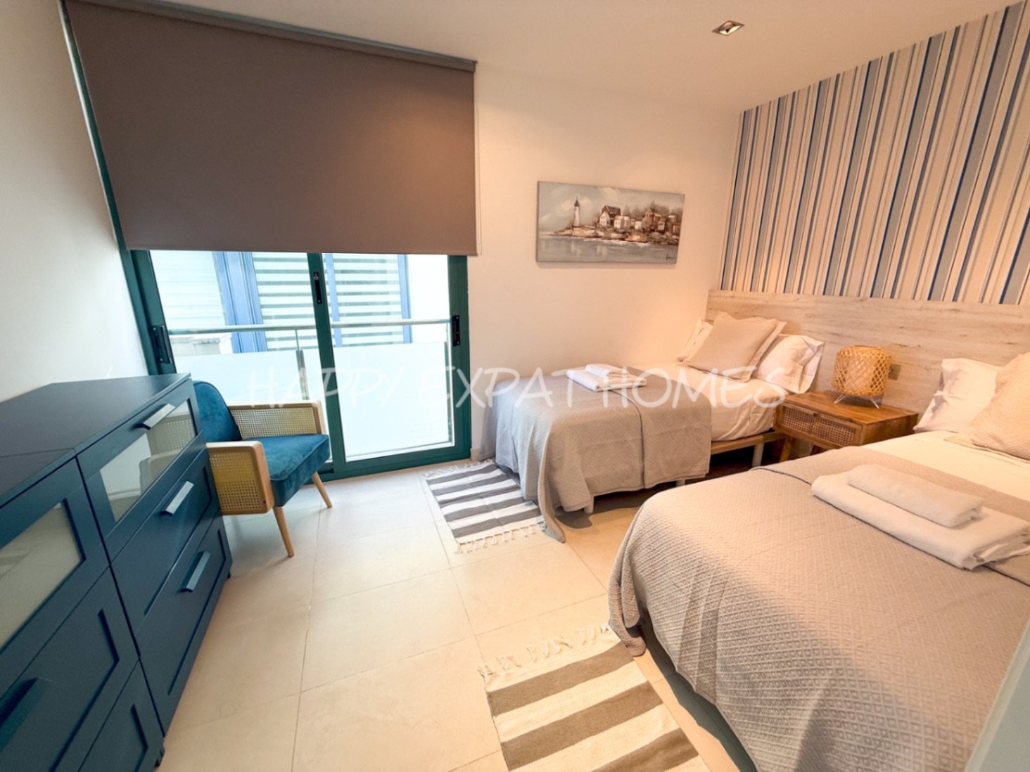 Villa Erin ist Ihr persönliches Stück Paradies! Diese helle, moderne, neu renovierte Villa befindet sich in bester Lage mit atemberaubendem Meerblick 