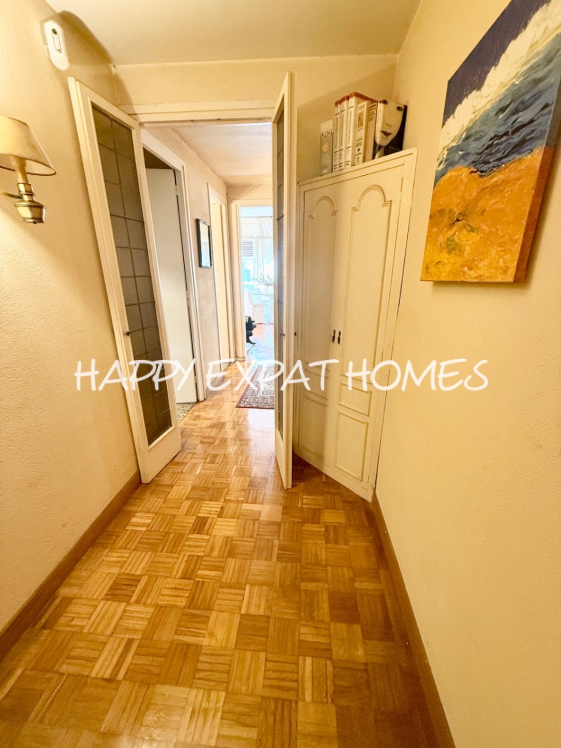 Wir freuen uns, Ihnen dieses fantastische 67 m² große Zuhause präsentieren zu dürfen, das durch seine Helligkeit in jedem Raum besticht und somit eine