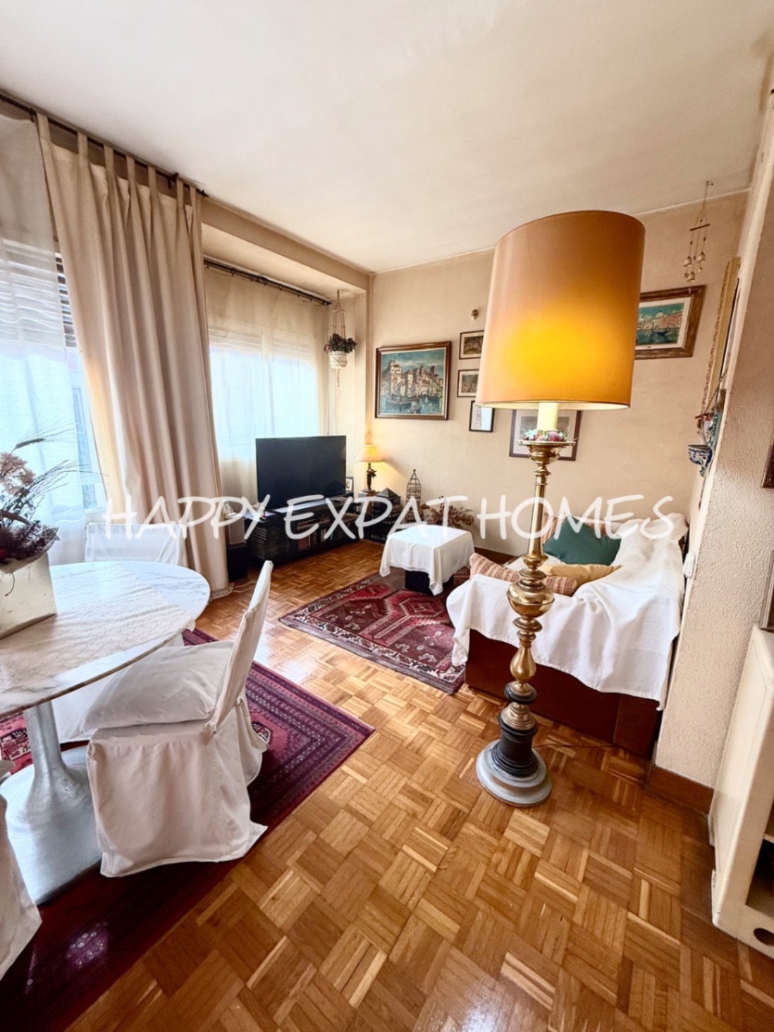 Wir freuen uns, Ihnen dieses fantastische 67 m² große Zuhause präsentieren zu dürfen, das durch seine Helligkeit in jedem Raum besticht und somit eine