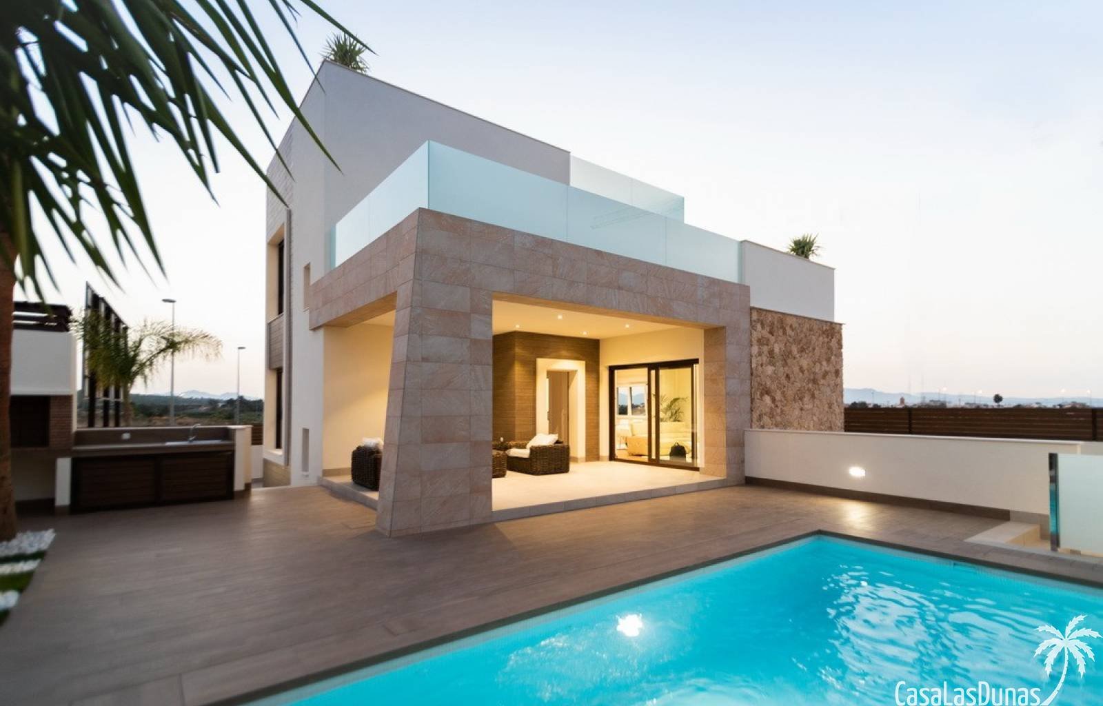  Dieses prächtige Projekt neuer Luxusvillen befindet sich im traditionellen Dorf Benijófar. Diese Villen verschiedener Modelle befinden sich auf einem