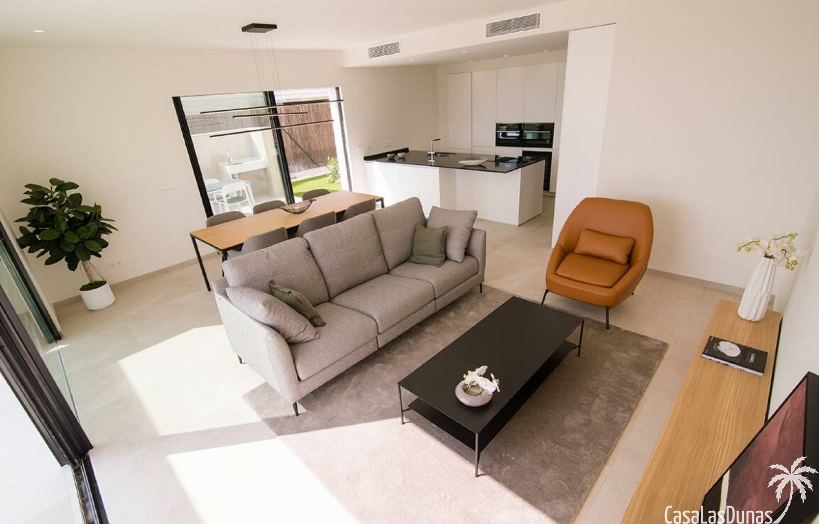  Dieses Projekt wird auf Grundstücken mit einer durchschnittlichen Größe von 435 Quadratmetern gebaut und liegt 200 Meter von einem Supermarkt, Restau