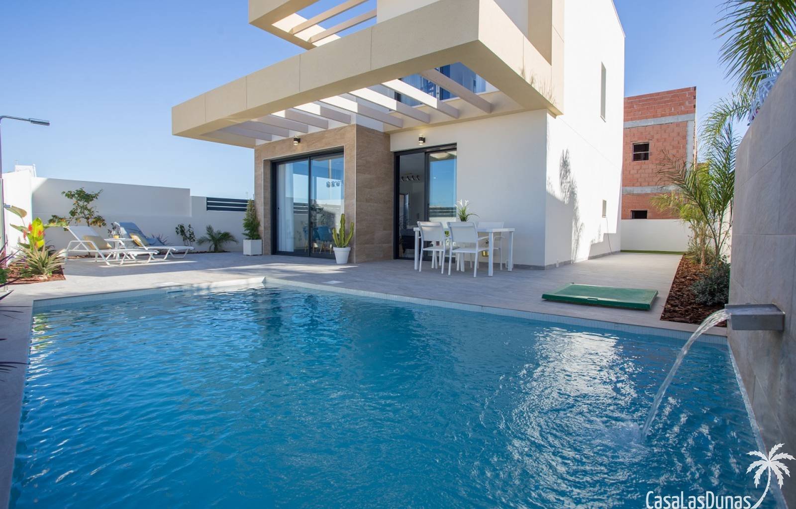  Modernes Projekt mit 56 individuellen Villen, verteilt auf drei Etagen, steht jetzt zum Verkauf! Diese eleganten Villen mit Blick auf die Lagune werd