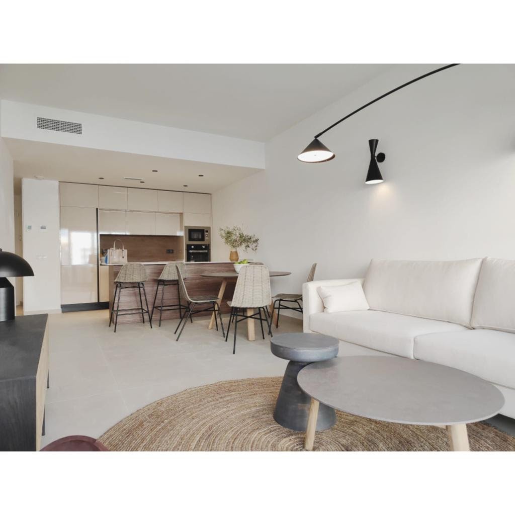  In der charmanten Stadt Torrevieja gelegen, bietet diese Wohnanlage eine Auswahl von 55 Bungalows, die darauf ausgelegt sind, die Bedürfnisse derjeni