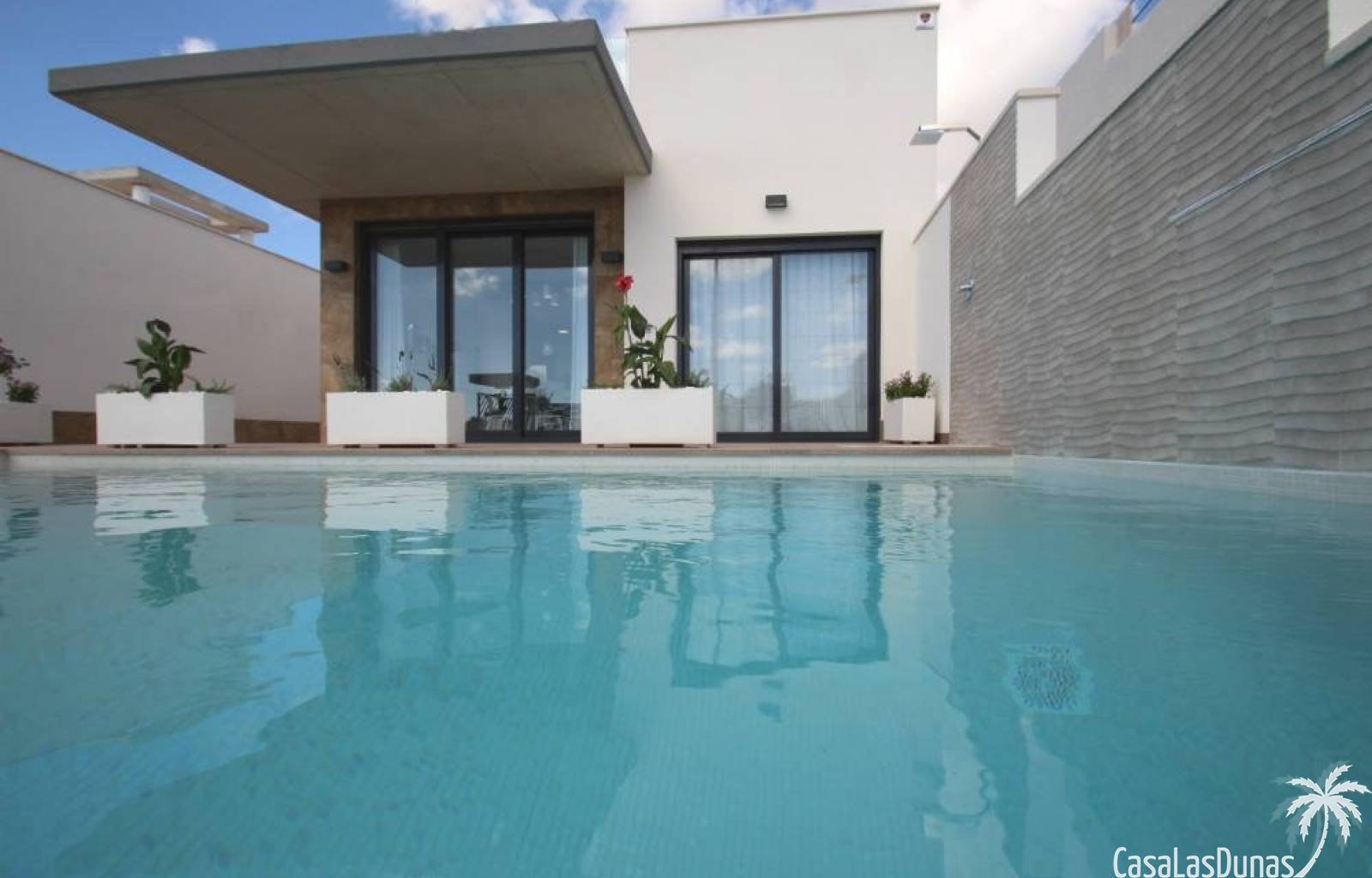  Sie können aus 5 verschiedenen Modellen in diesem exklusiven Wohnprojekt mit großen Grundstücken in Strandnähe und mit Meerblick wählen. Diese Villa 