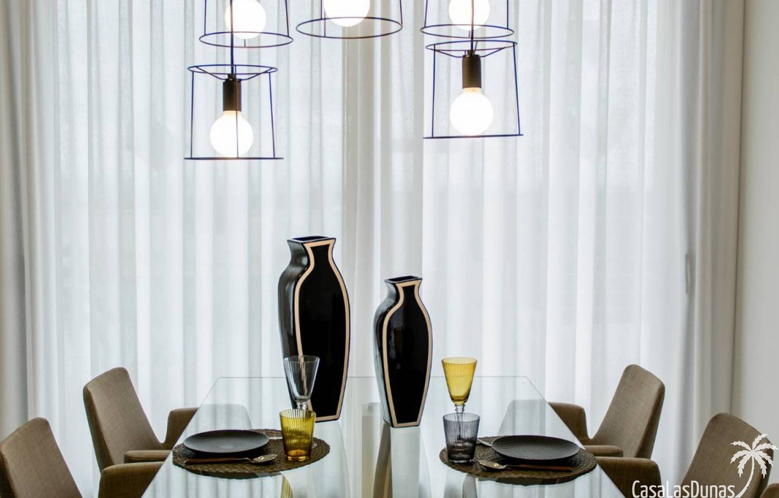  Diese Wohnanlage, bestehend aus 18 einzelnen Villen, befindet sich derzeit im Bau, 10 Kilometer von den hervorragenden Sandstränden der Costa Blanca 