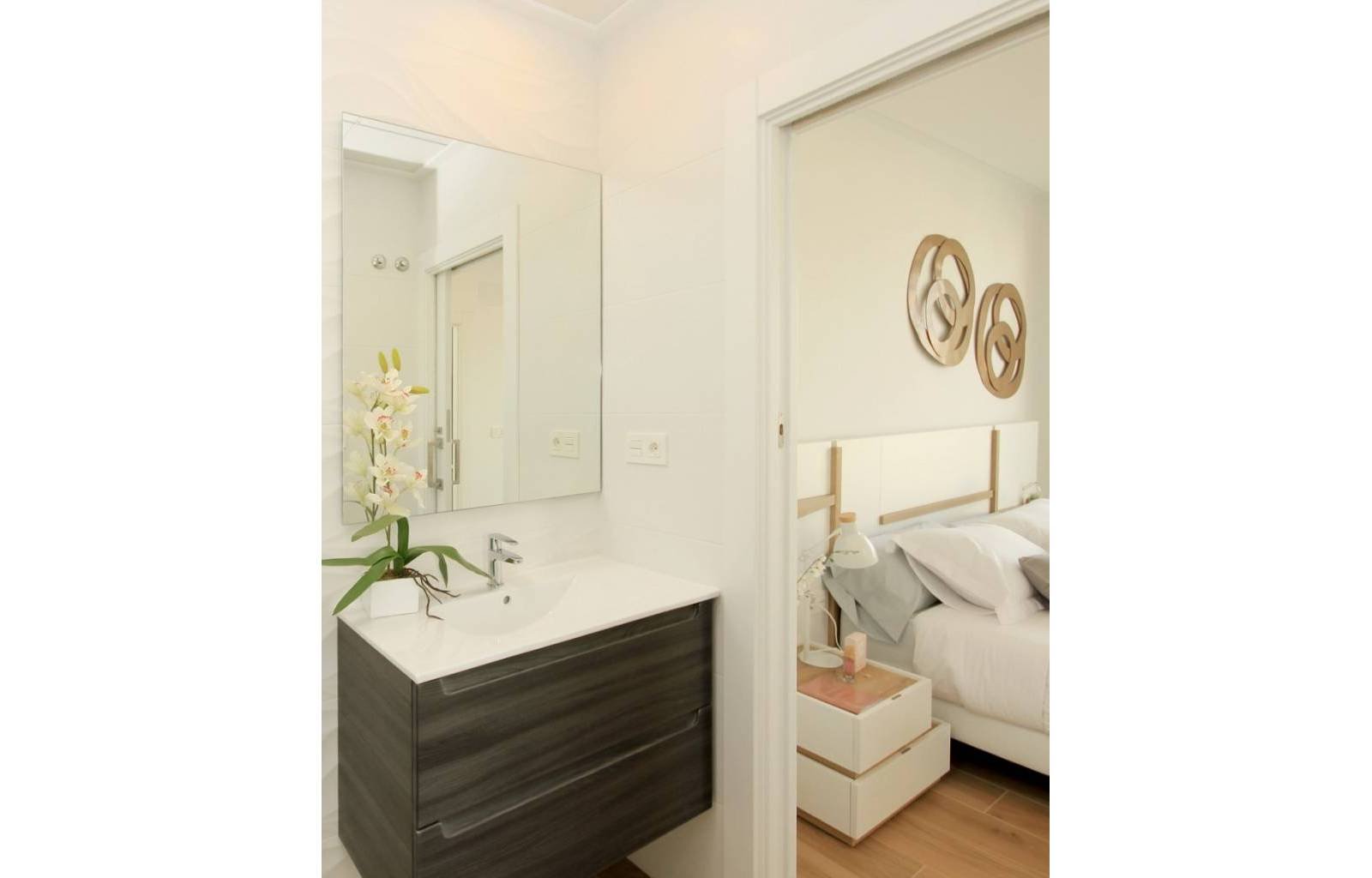  Wunderschönes Neubauprojekt, gut gelegen: 8 Gehminuten vom Strand El Campello entfernt und in der Nähe der Straßenbahn, mit der Sie Alicante oder Ben