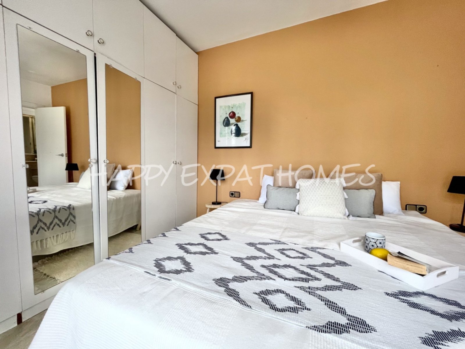 Unglaubliches Doppelhaus mit TOURISTISCHER LIZENZ und privatem Wald. Mit etwas Liebe und einigen Renovierungen hat diese Immobilie das Potenzial, eine