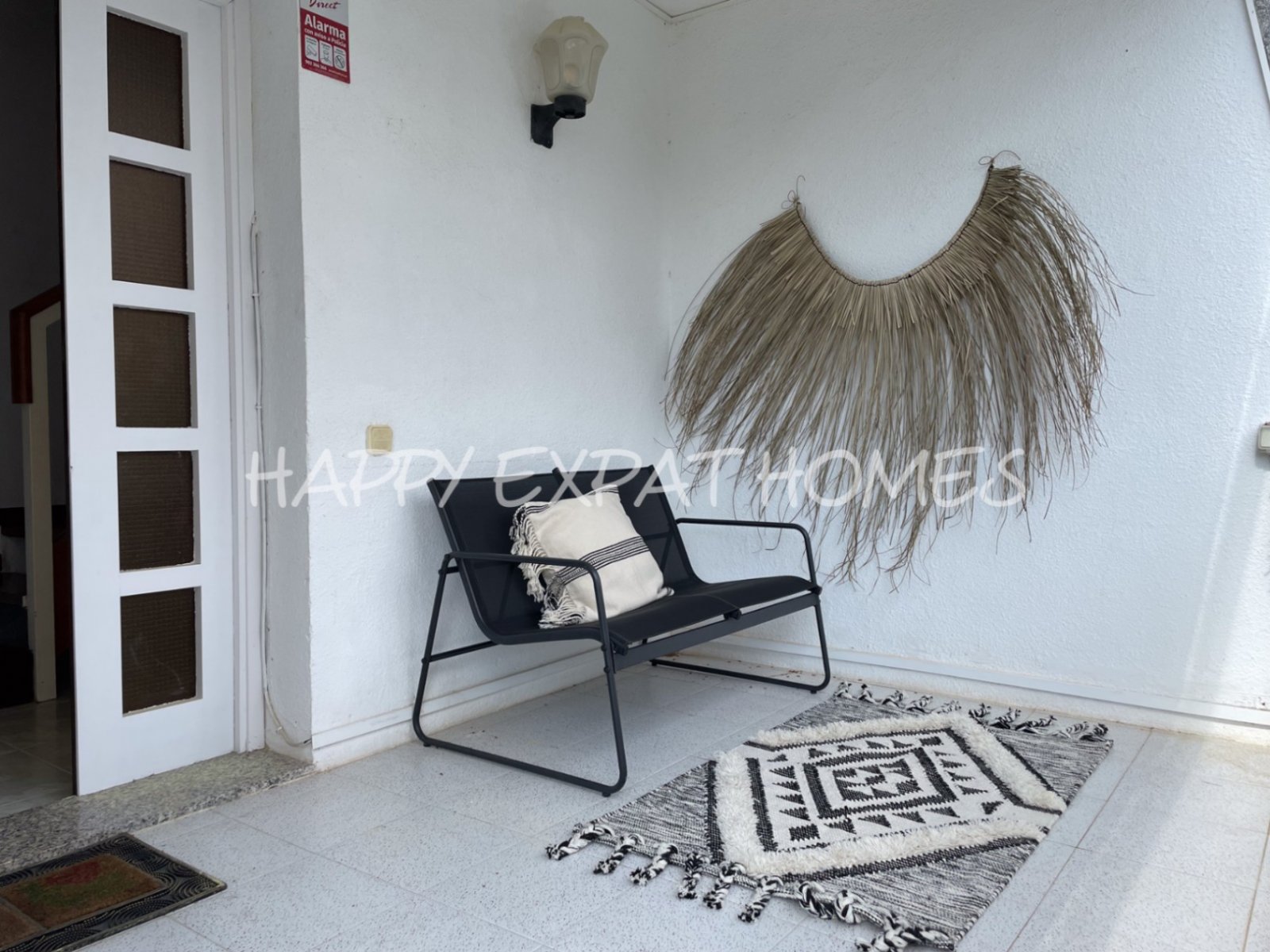 Unglaubliches Doppelhaus mit TOURISTISCHER LIZENZ und privatem Wald. Mit etwas Liebe und einigen Renovierungen hat diese Immobilie das Potenzial, eine