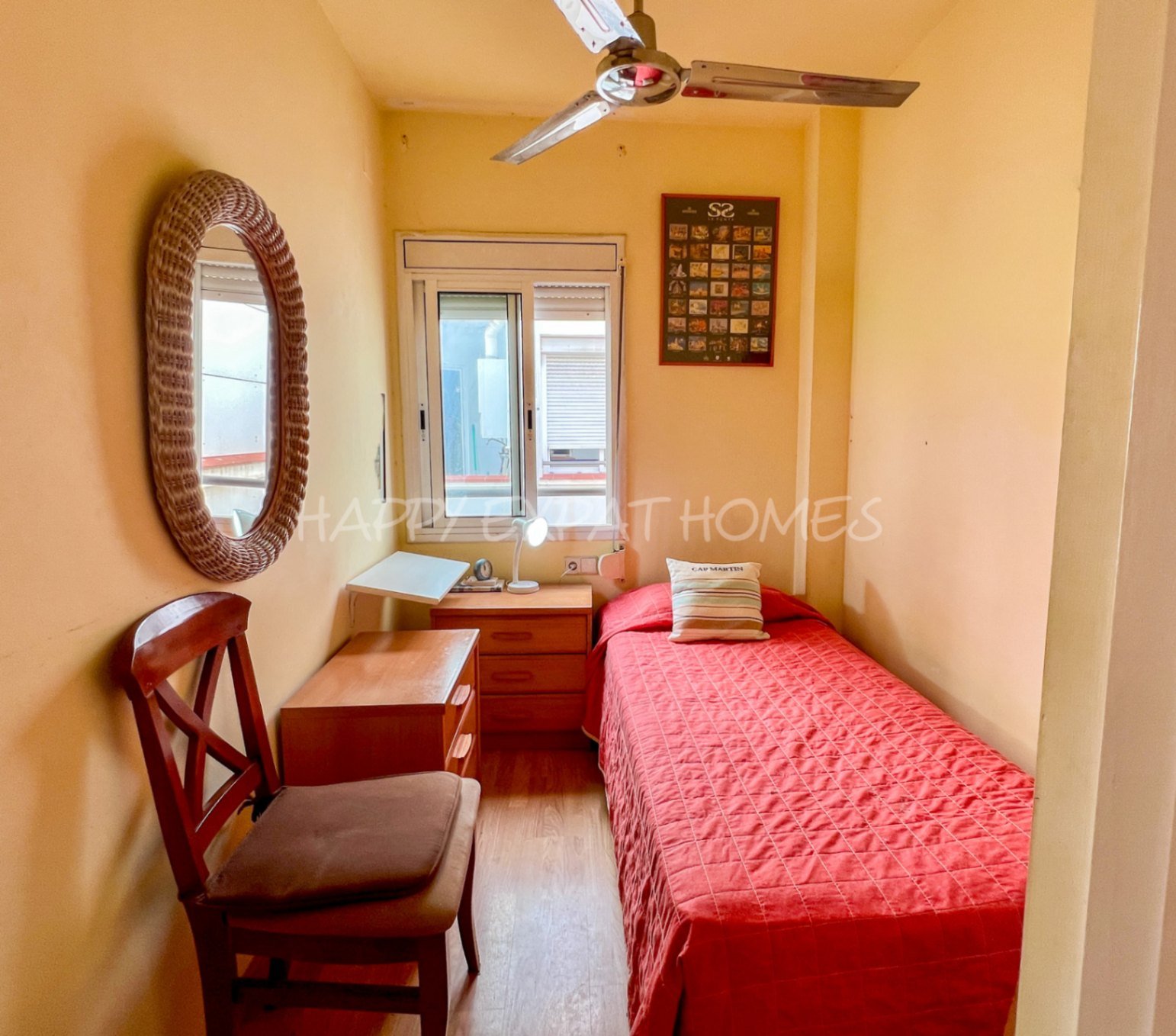 Helle 2-Zimmer-Wohnung mit großer Terrasse
Diese charmante und sonnige Wohnung befindet sich nur 2 Gehminuten vom Bahnhof und vom Stadtzentrum entfern