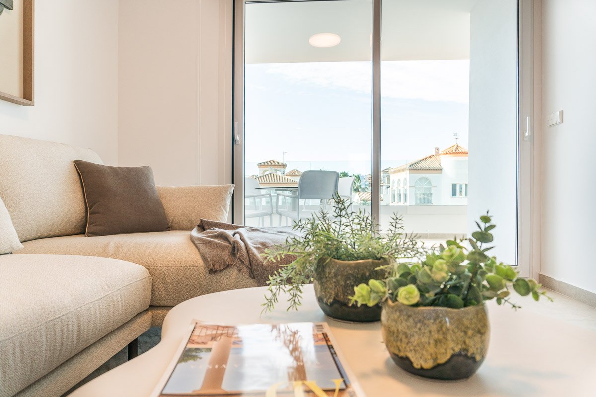  In der begehrten Gegend von Playa Flamenca gelegen, bietet diese Wohnanlage eine Auswahl von 43 Wohneinheiten, die darauf ausgelegt sind, die Bedürfn