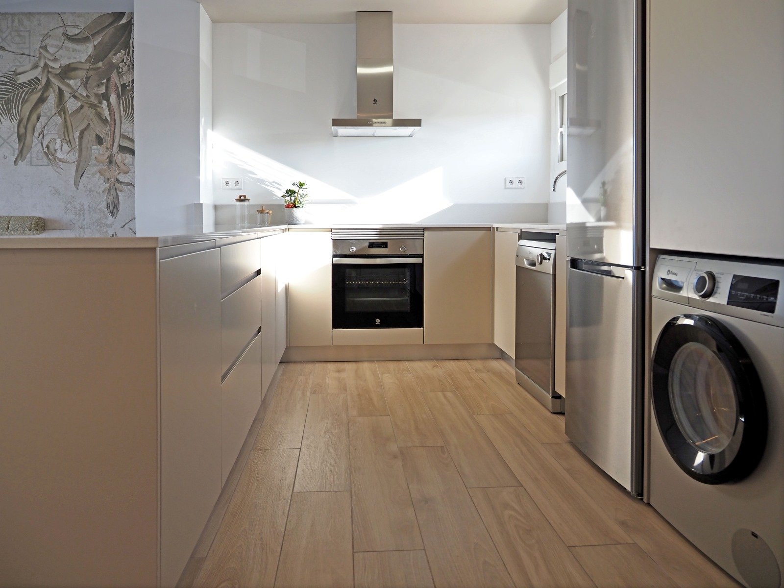  In der charmanten Stadt Orihuela gelegen, bietet diese Wohnanlage eine Vielzahl von Wohnmöglichkeiten, die unterschiedlichen Bedürfnissen und Lebenss